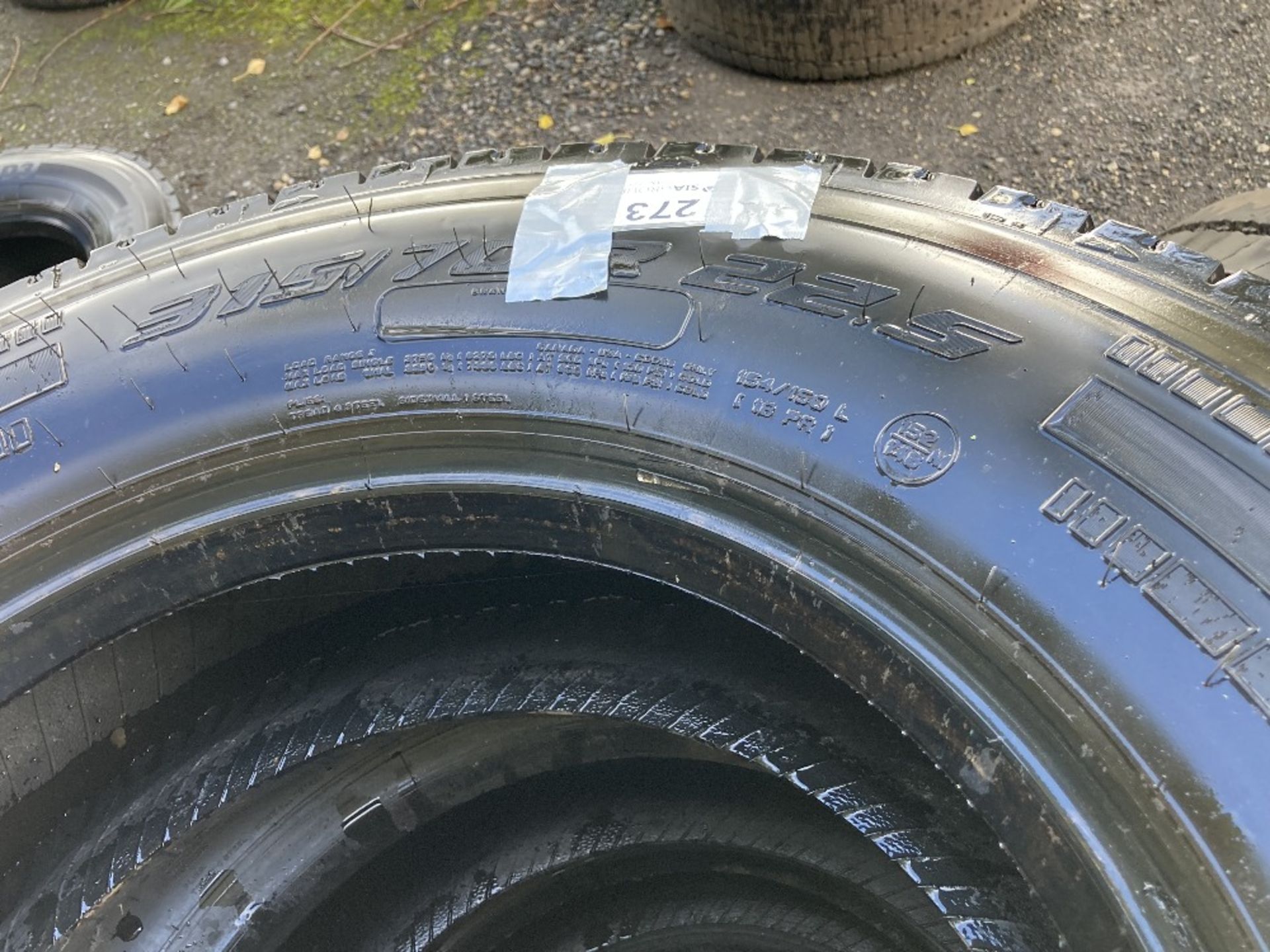 (6) Pirelli TR-01 radial tubeless regroovable HGV tyres - Image 5 of 6