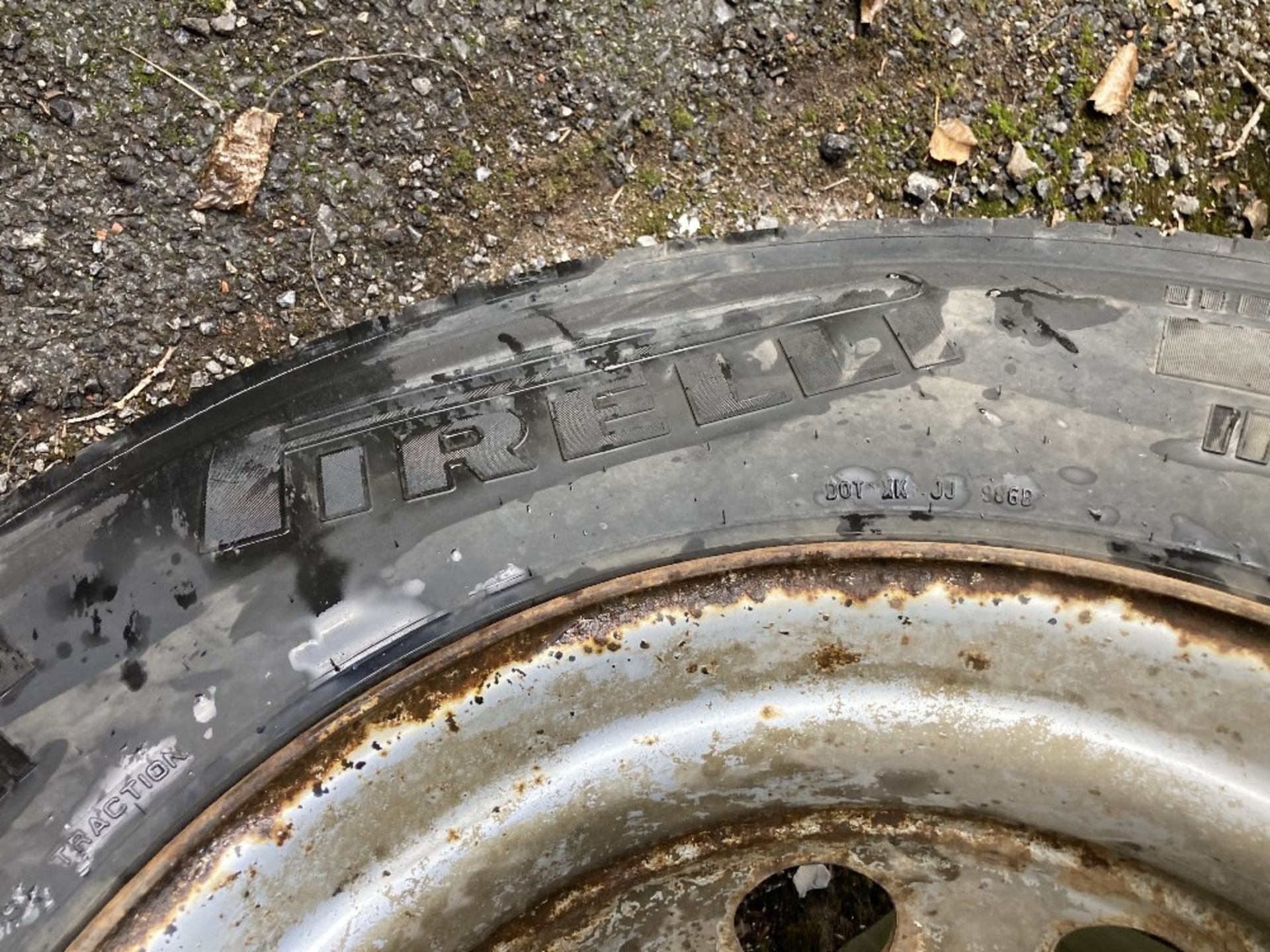 Pirelli TR-01 295/80R 22.5 radial tubeless regroovable HGV tyre - Image 2 of 4