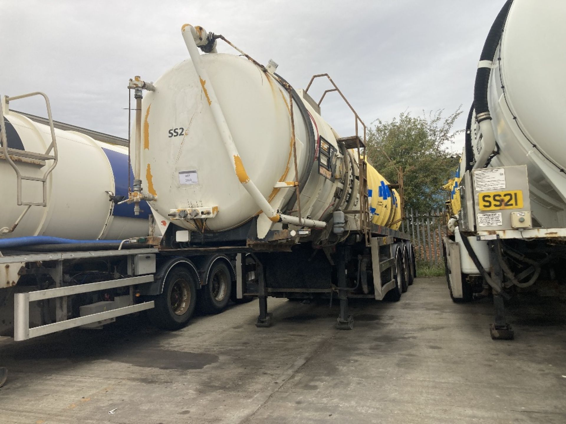 CO67124 (SS2) Sayers Stainless Steel Non Hazardous Tri Axle Vacuum Tanker - Image 2 of 34