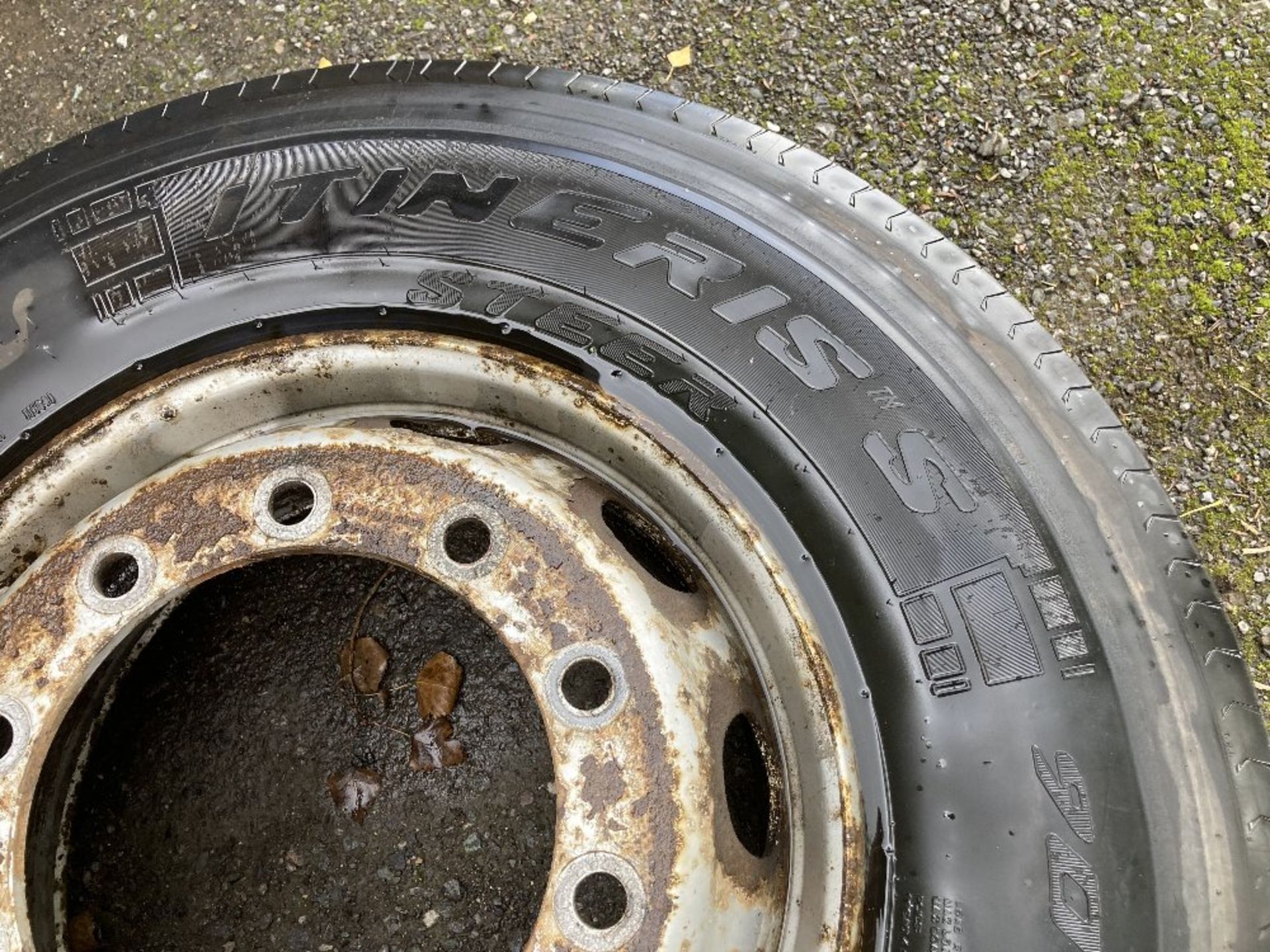 Pirelli Itineris S 295/80R 22.5 radial tubeless regroovable HGV tyre with steel wheels - Image 5 of 6