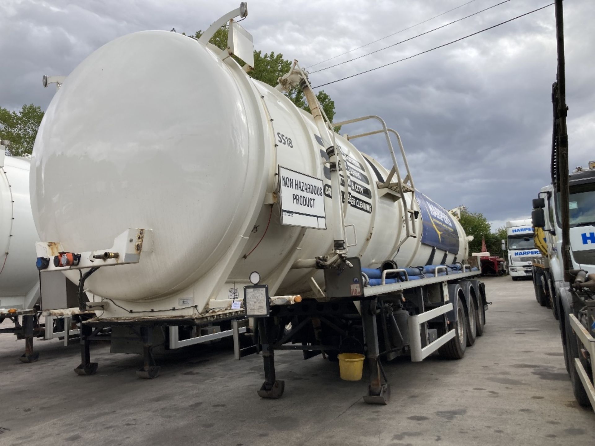 Whale S300TN tri axle Vacuum Tanker (2015)