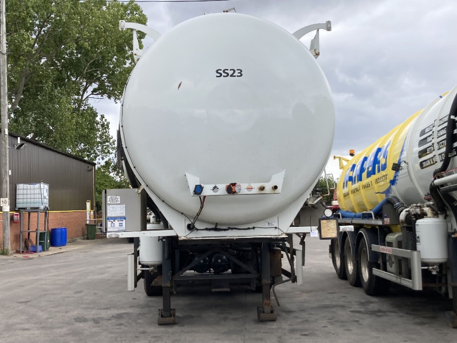 Whale S300TN Vacuum Tanker (2016) - Image 2 of 27