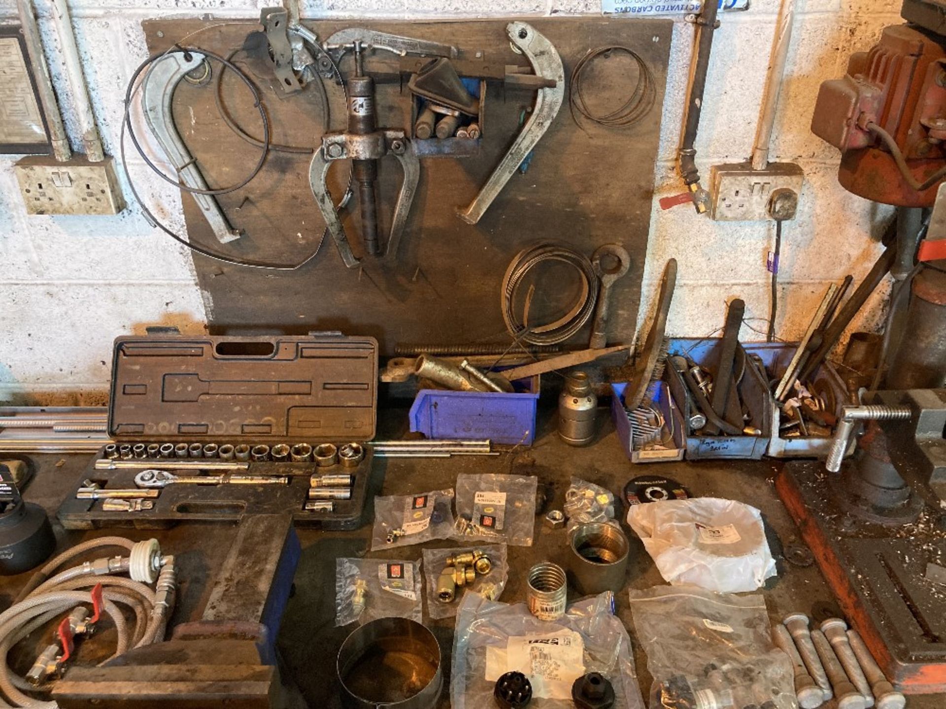Contents of Workbench to include tools, Vice's, Pillar Drill and more - Image 8 of 17