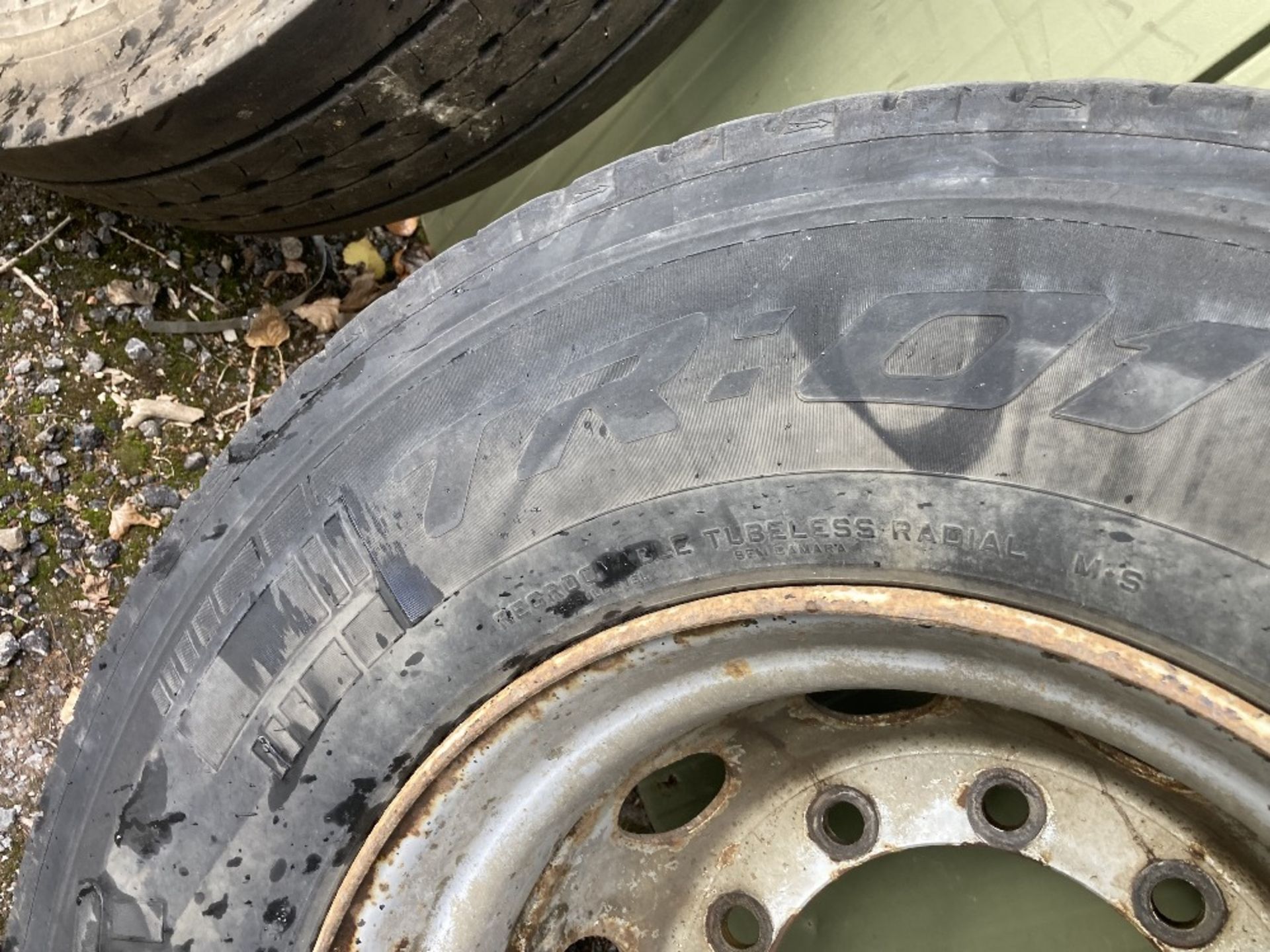 Pirelli TR-01 295/80R 22.5 radial tubeless regroovable HGV tyre - Image 3 of 4