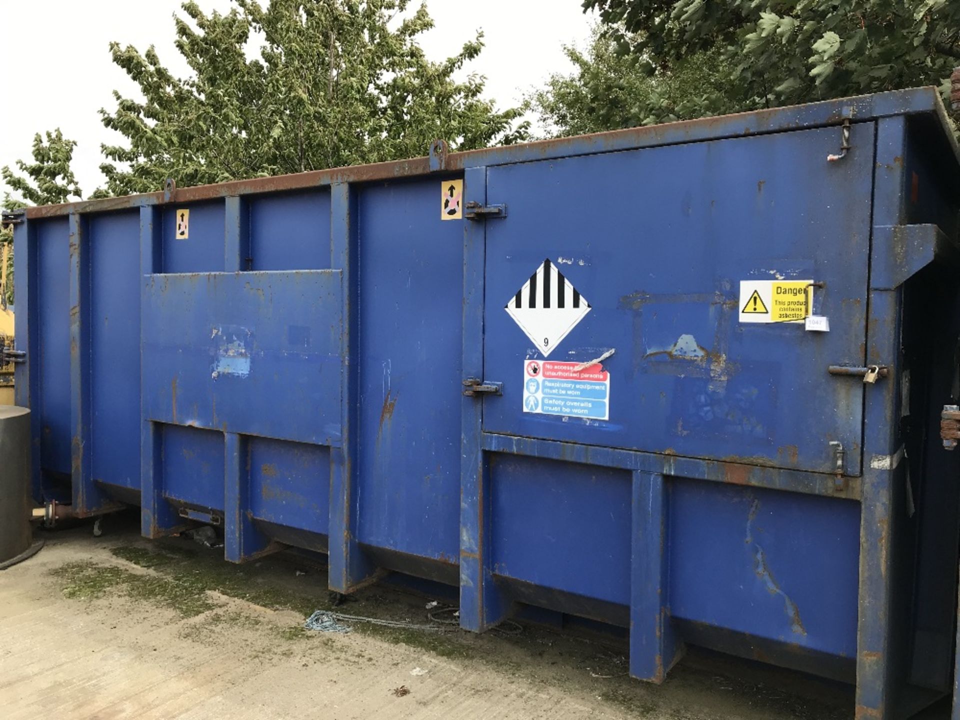 Full Height Enclosed Hooklift Skip Unit