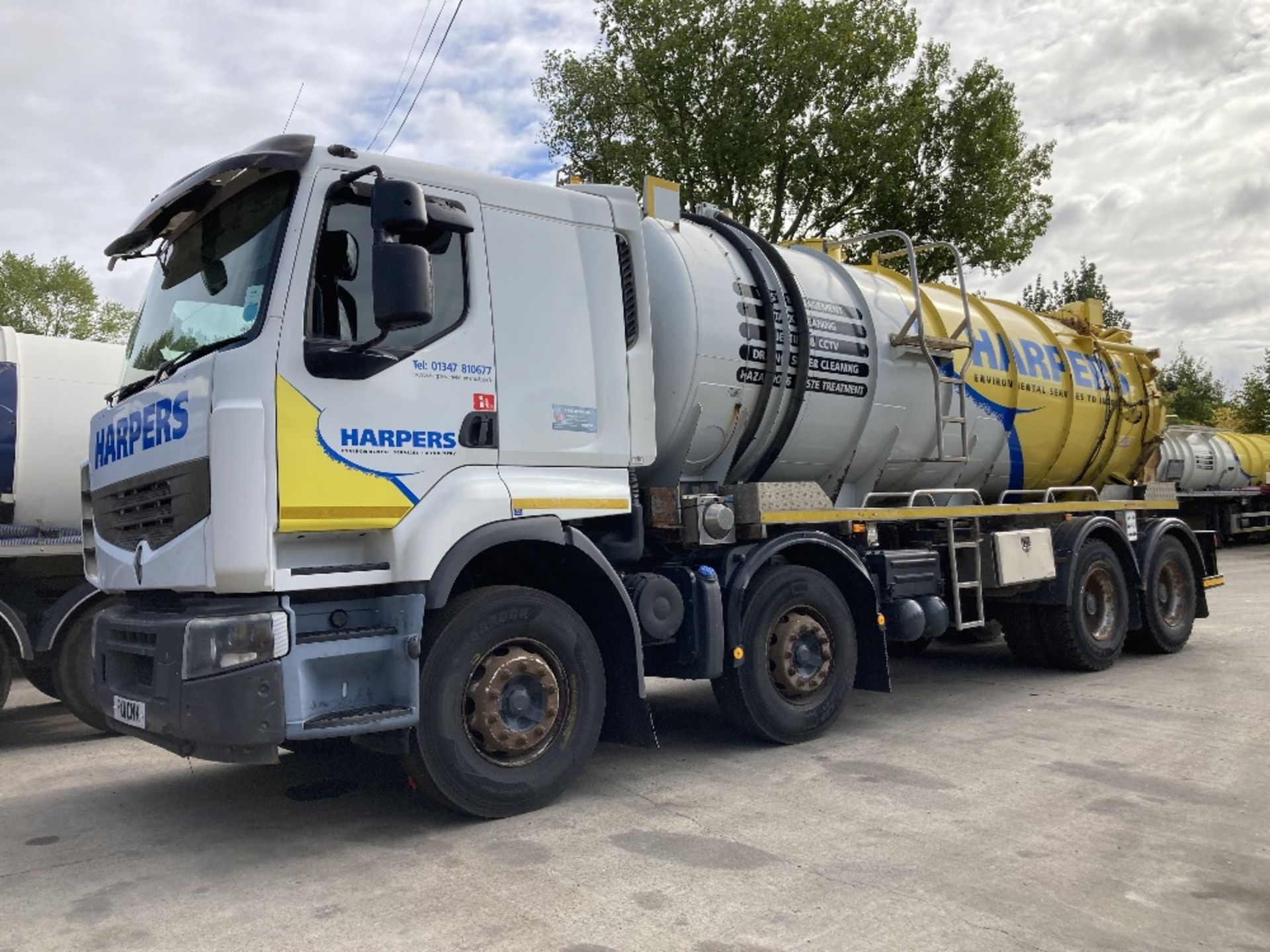 PX11 CNK Renault Trucks 430 8x4 c/w Whale Rigid Tanker - Image 3 of 43