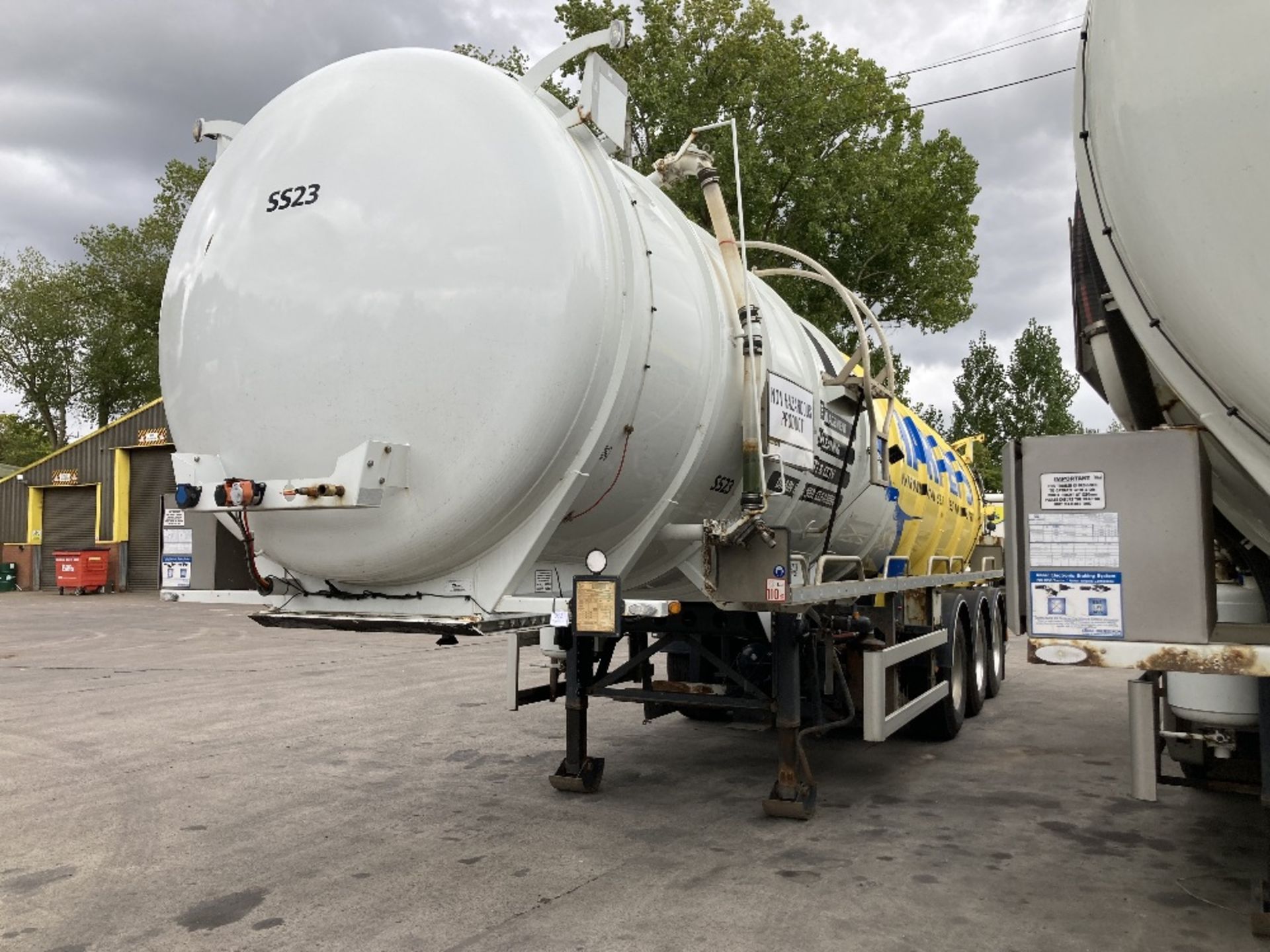 Whale S300TN Vacuum Tanker (2016) - Image 3 of 27