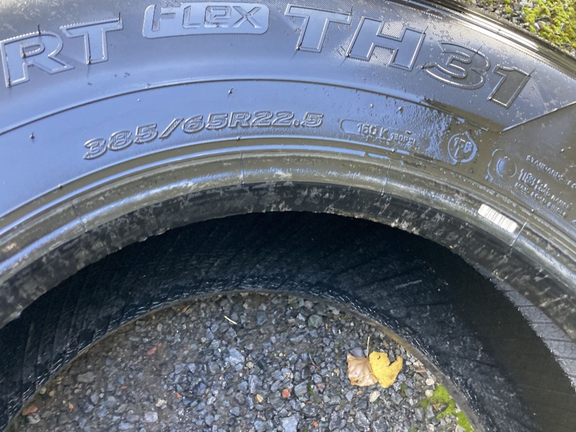 Hankook SmartFlex TH31 radial tubeless regroovable HGV tyre - Image 5 of 5