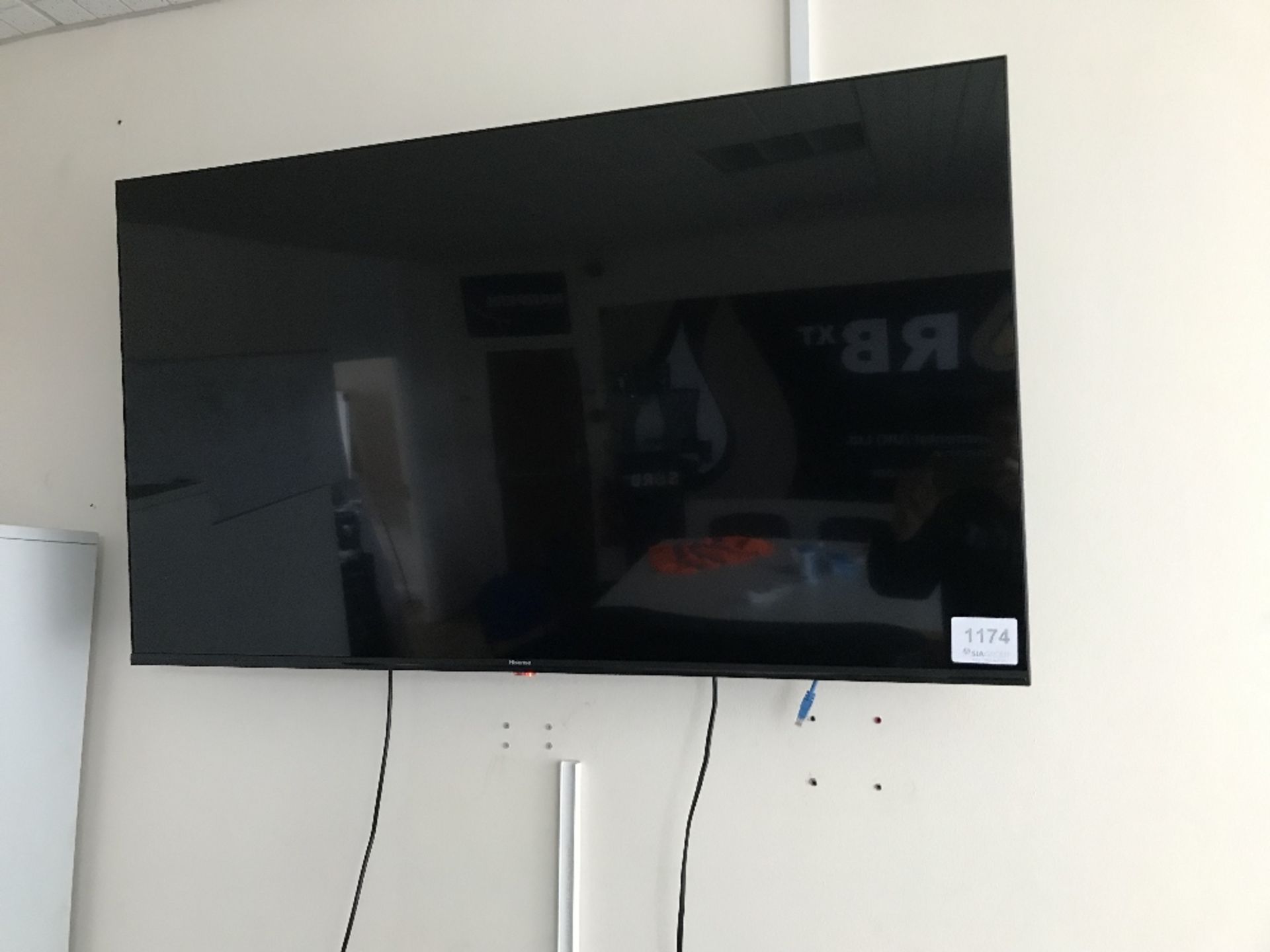 Hisense Approximately 50Inch Television With Wall Mounted Bracket, Remote, HDMI Cables
