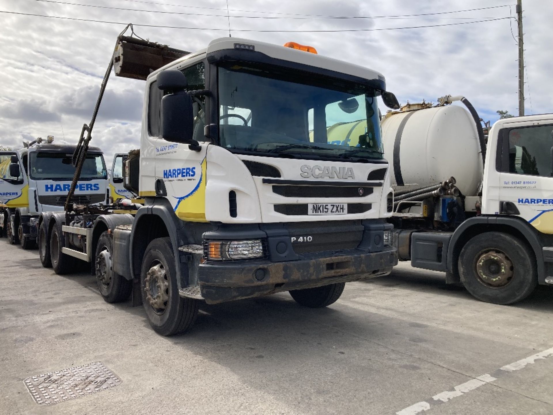 NK15 ZXH Scania P410 c/w Hiab Hooklift 8x4 - Image 3 of 40