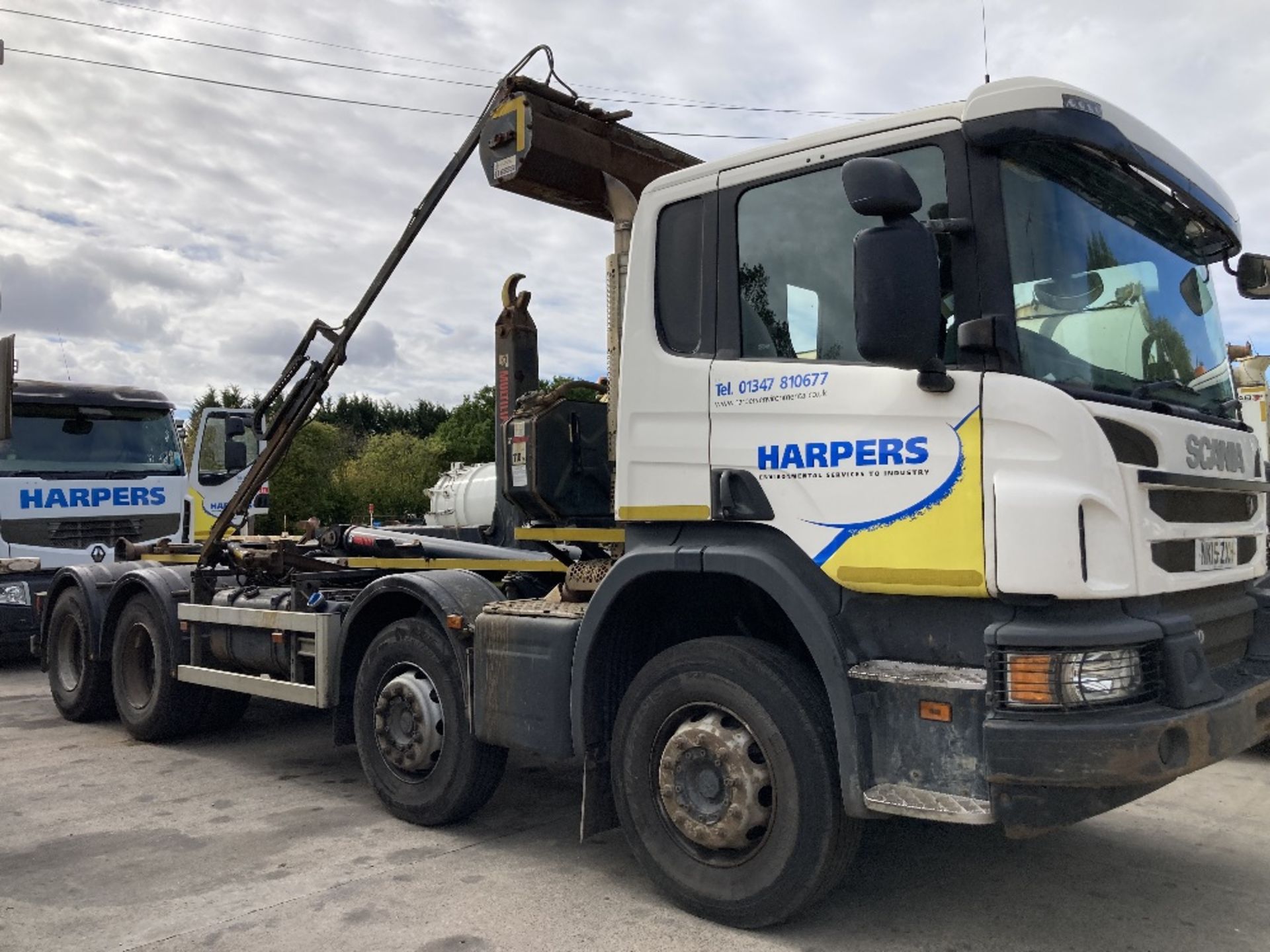 NK15 ZXH Scania P410 c/w Hiab Hooklift 8x4