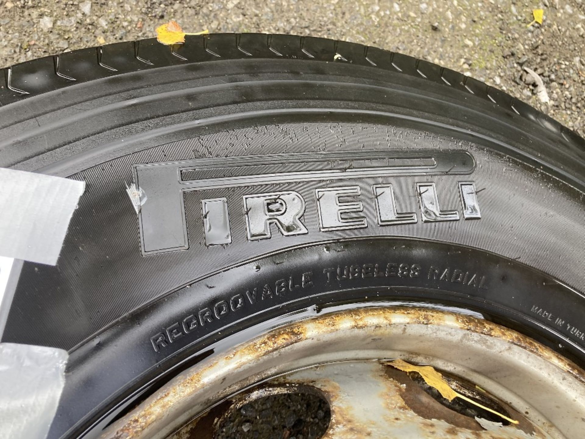 Pirelli Itineris S 295/80R 22.5 radial tubeless regroovable HGV tyre with steel wheels - Image 3 of 6