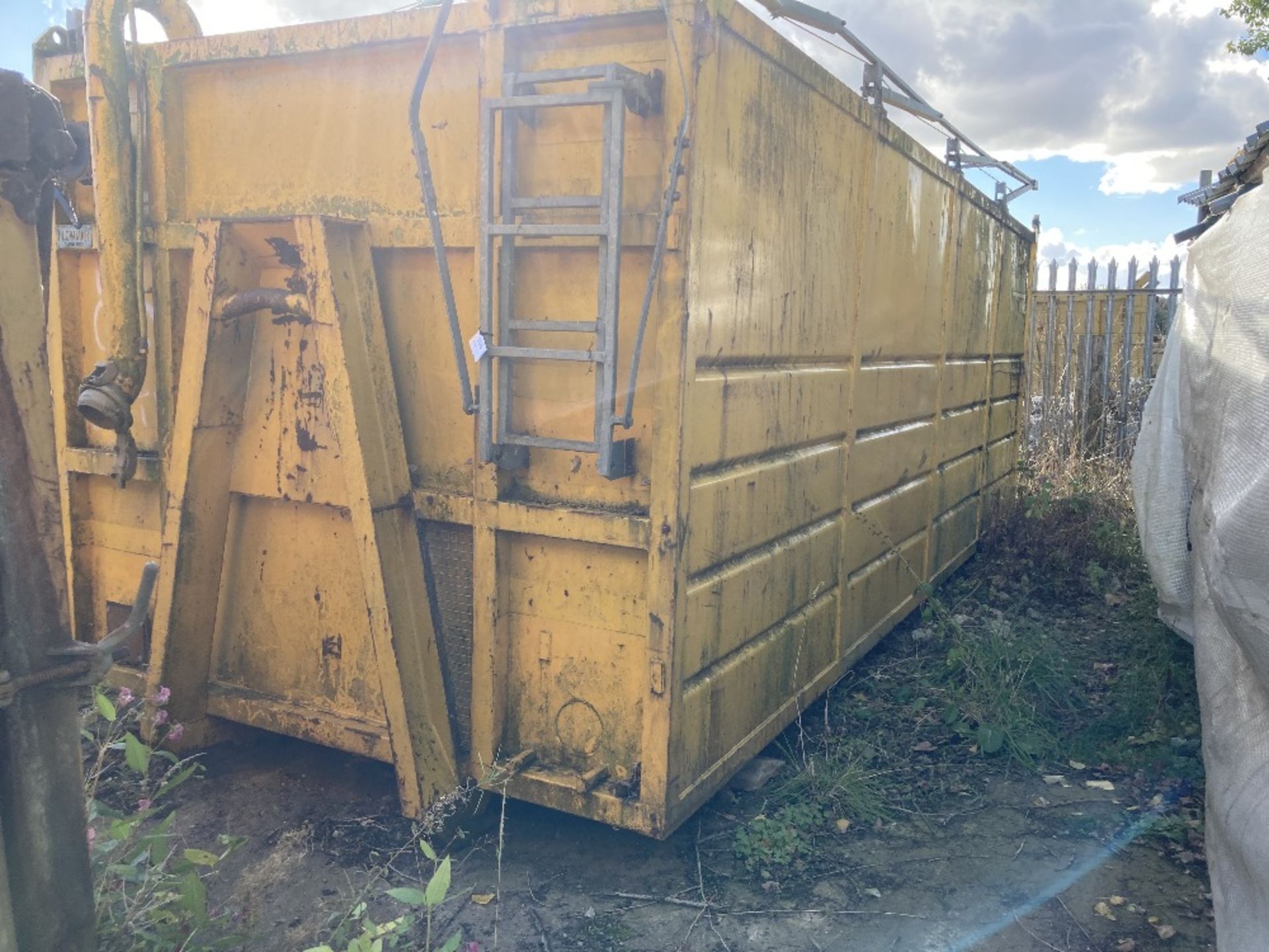 Unbranded Dewatering Container