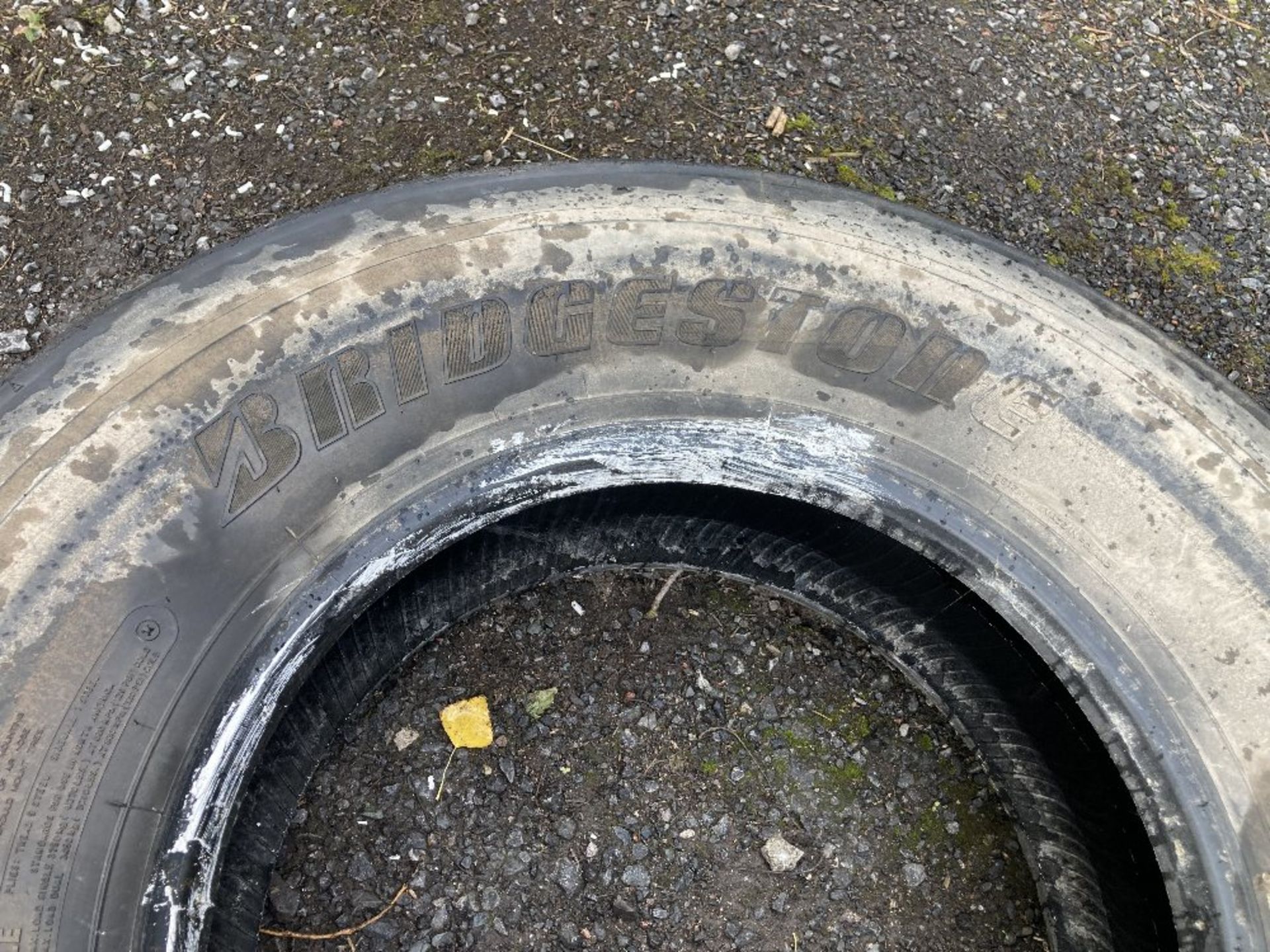 Bridgestone M729 315/80R 22.5 radial tubeless regroovable HGV tyre - Image 3 of 5