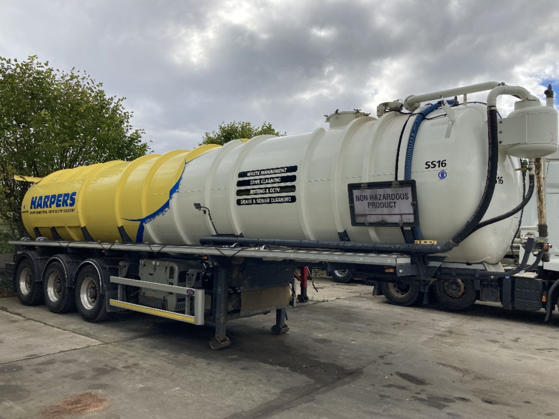 Lakeland tri axle Non Haz Vacuum tanker 30,000L (2015)