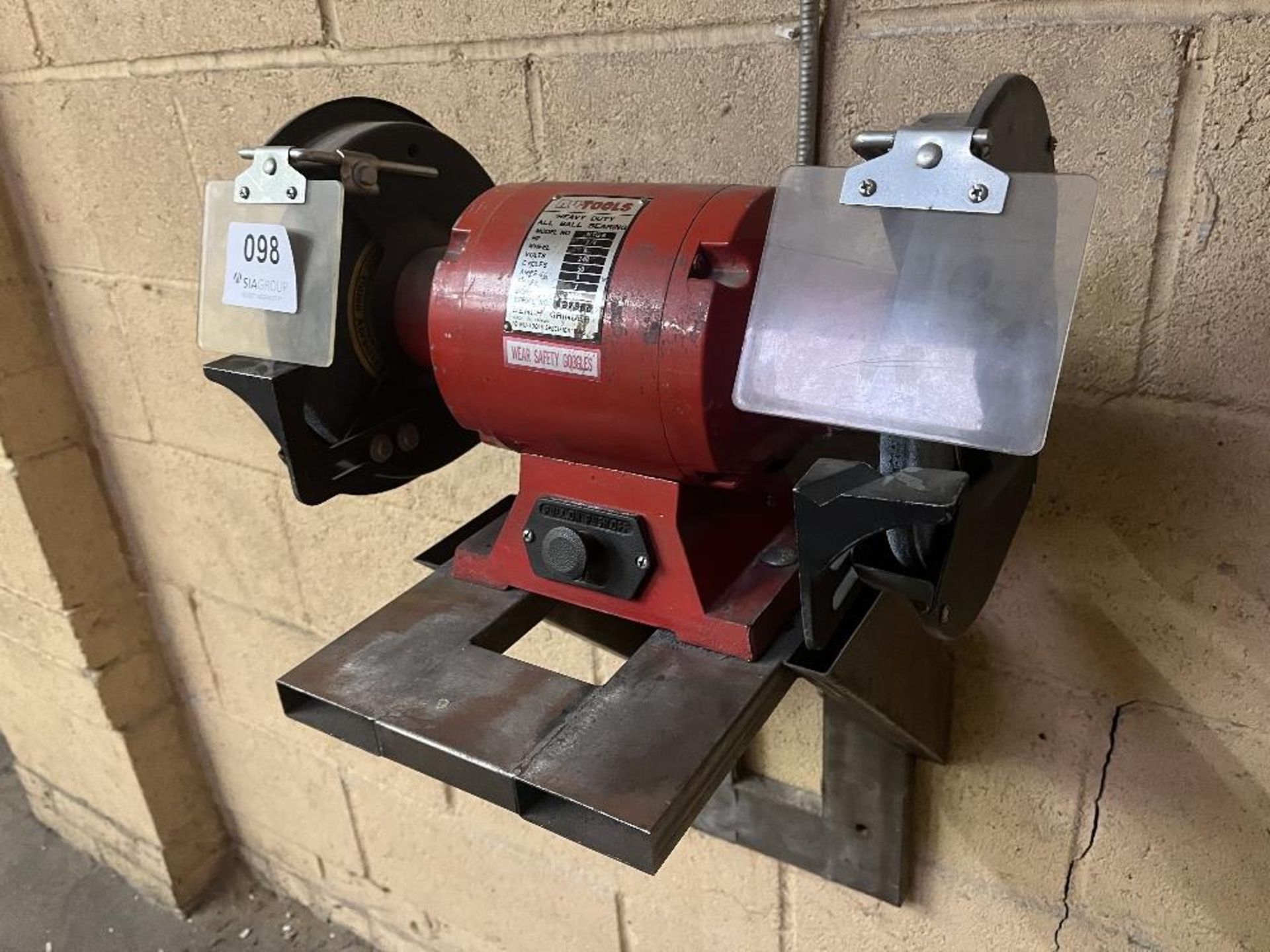Wall mounted double end grinder - Image 3 of 4