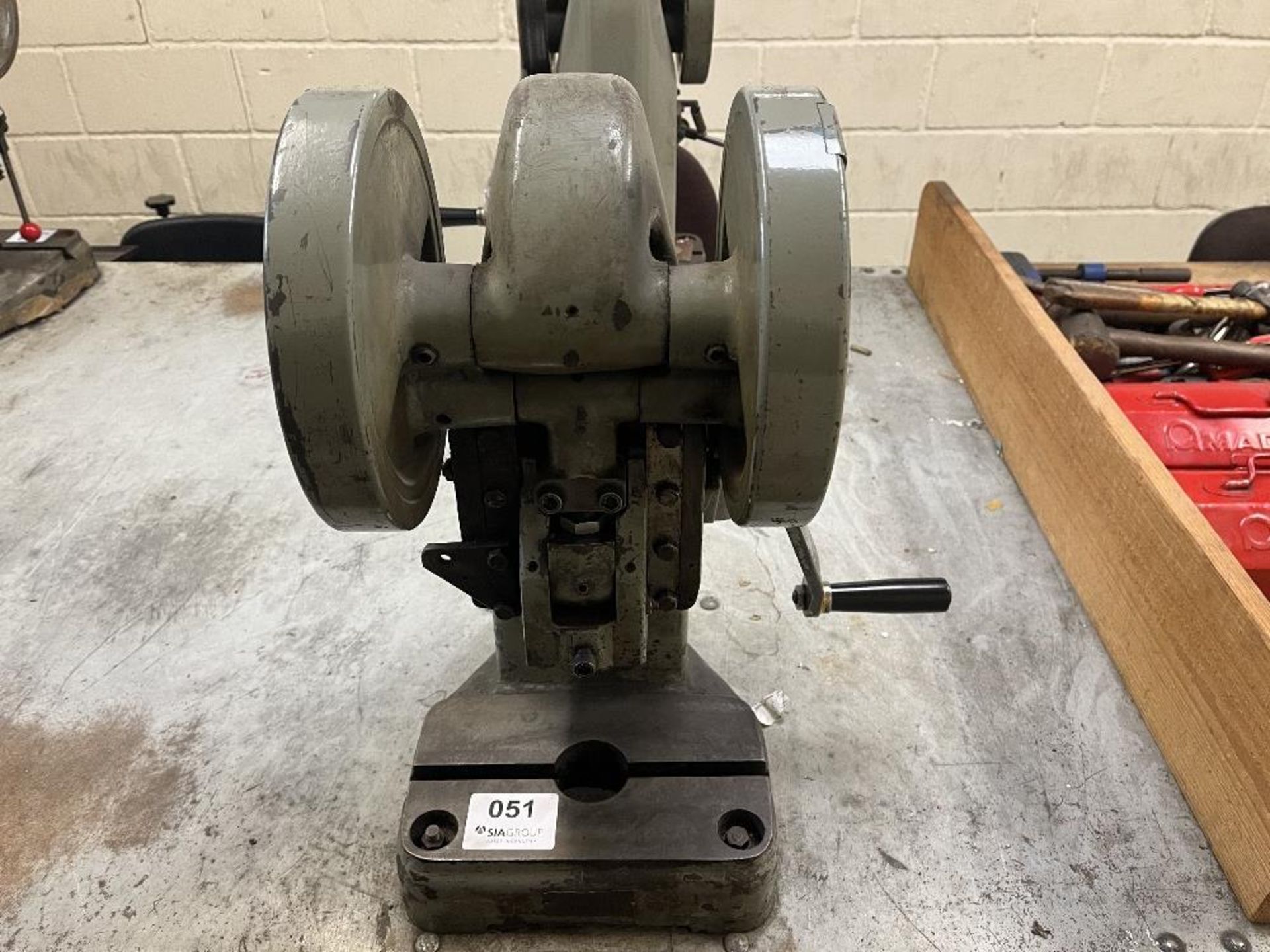 Bench top hand rotary toggle press