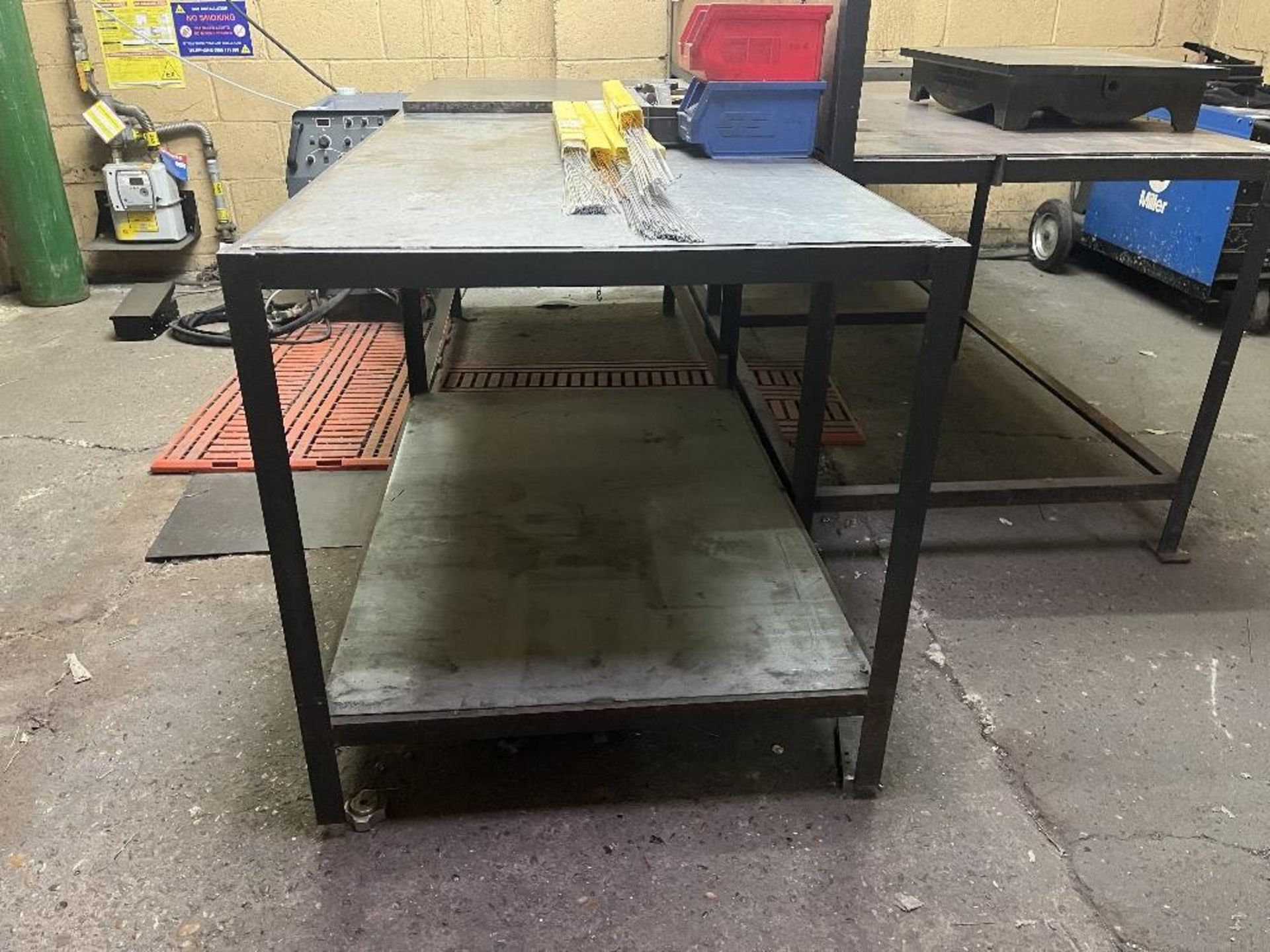 Metal Workbench with contents - Image 3 of 5