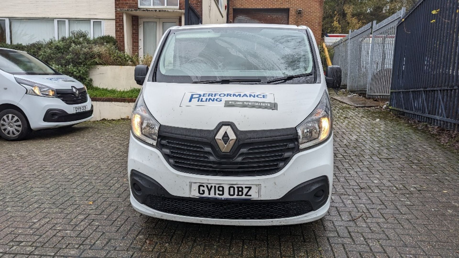 GY19 OBZ - Renault Trafic SL27 Business+ DC - Image 8 of 21