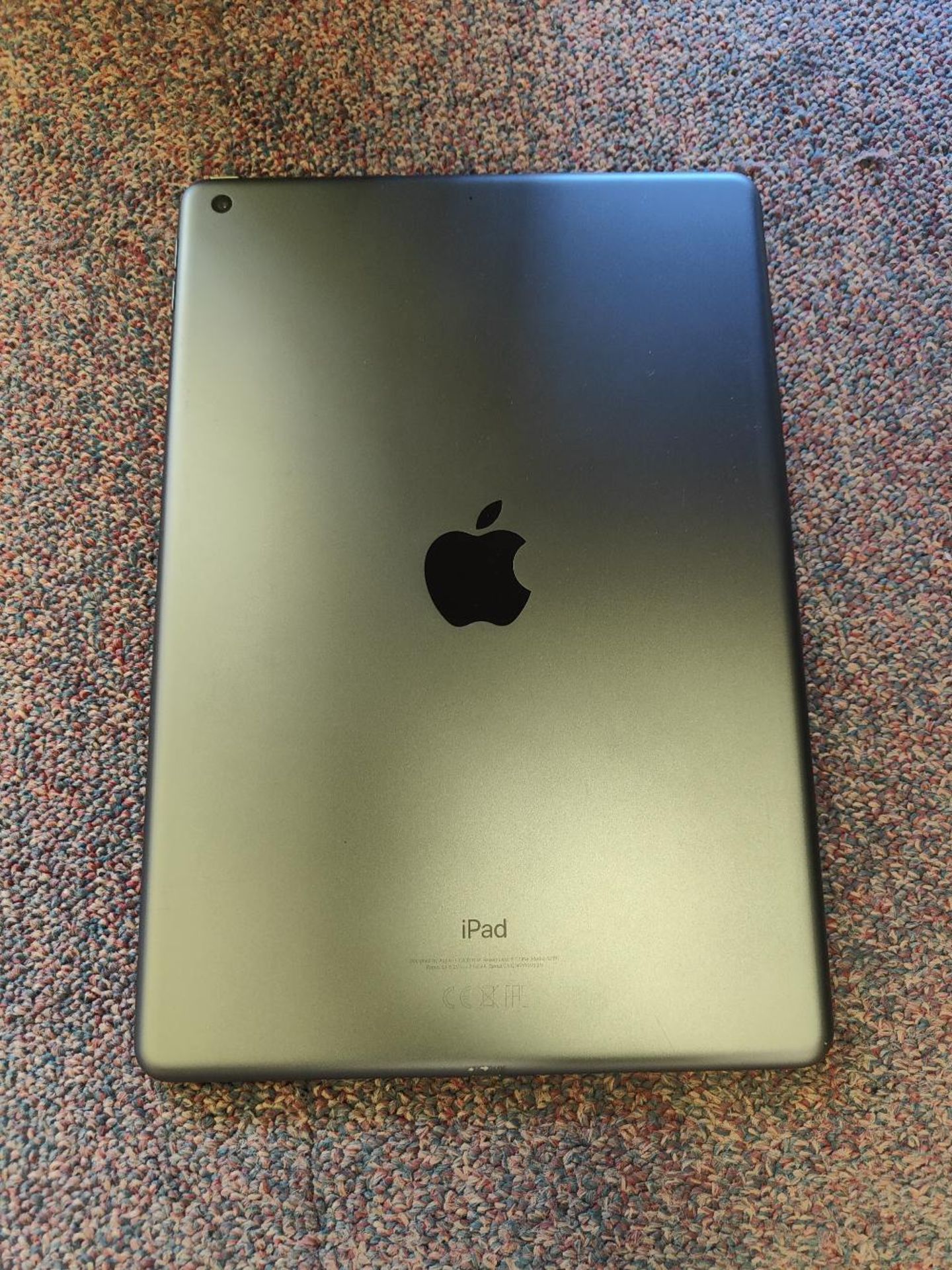 Apple iPad 7th Gen 32GB Space Grey - WiFi Only - Image 3 of 4