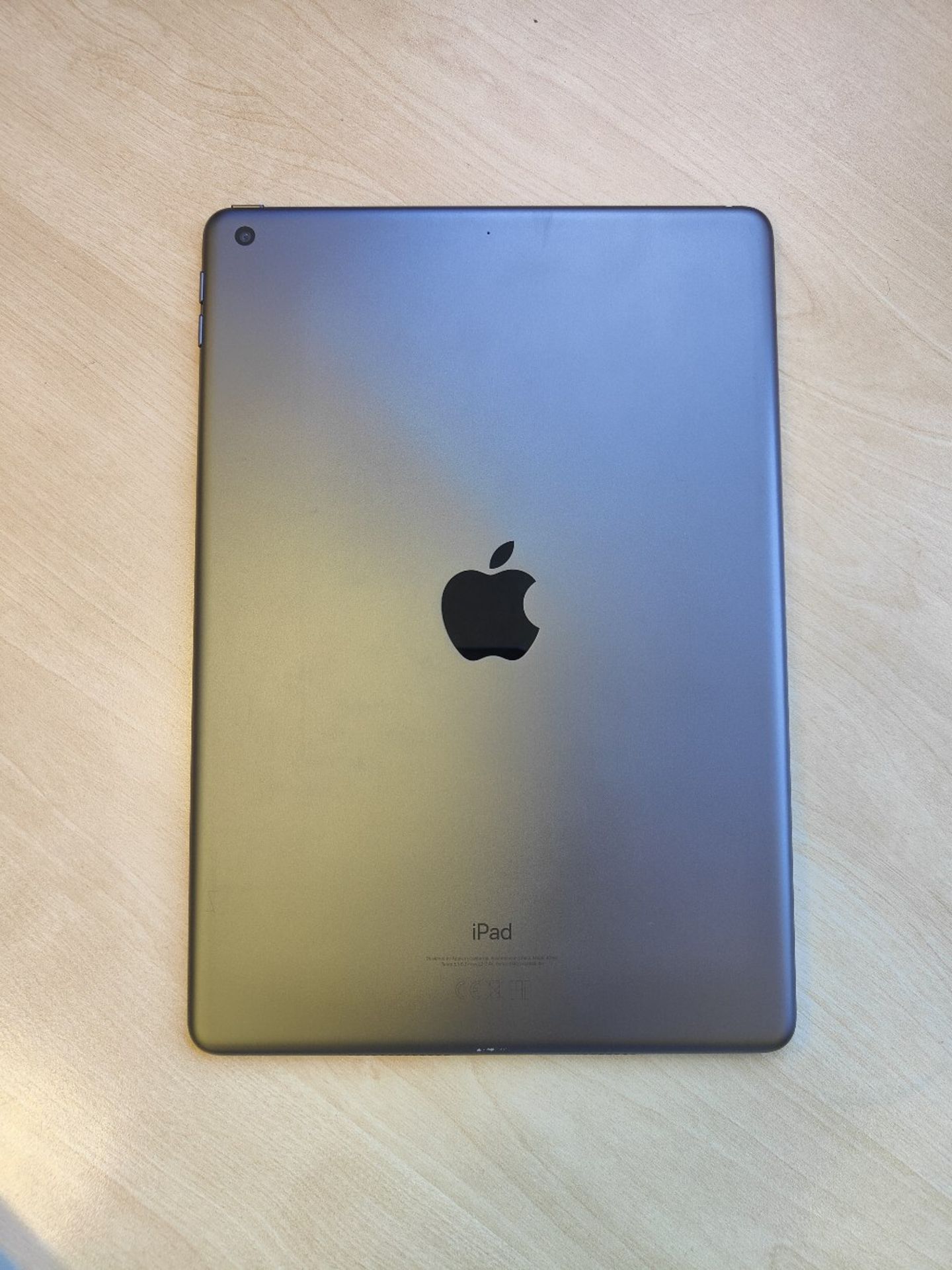 Apple iPad 7th Gen 32GB Space Grey - WiFi Only - Image 3 of 4