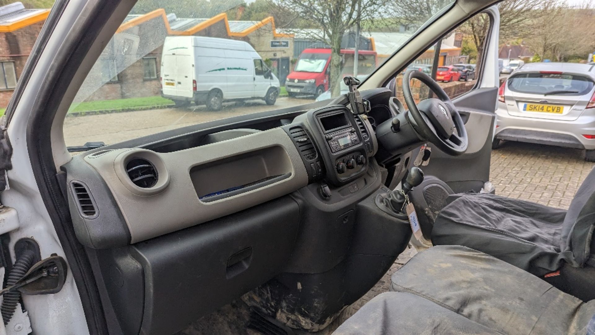 GY19 OCA - Renault Trafic SL27 Business+ DC - Image 18 of 20