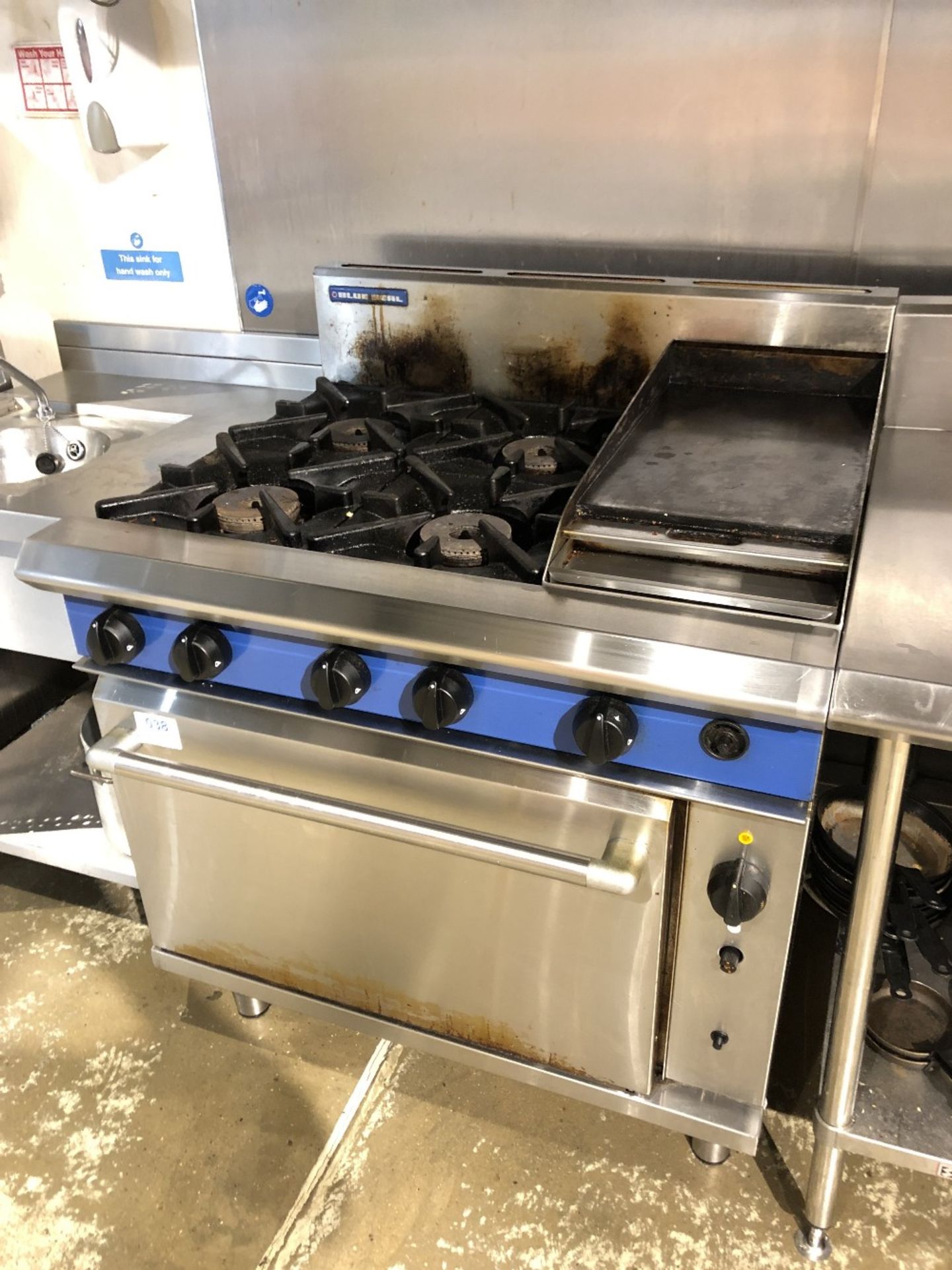 Blue Seal G56CF Stainless Steel Four Burner Range Oven With 300mm Smooth Griddle - Image 3 of 4