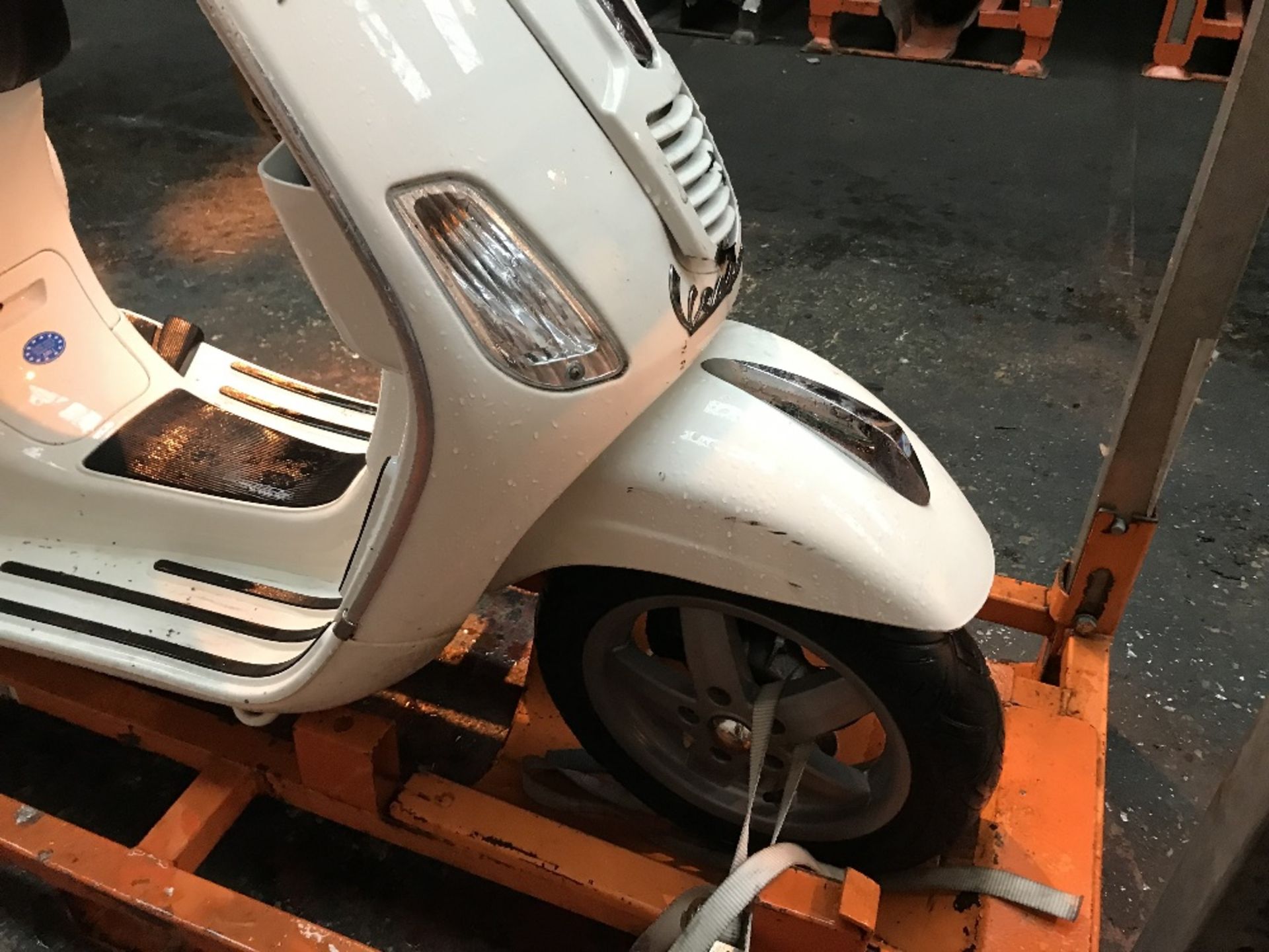 GN13 EDP Piaggio Vespa S 125 Motorcycle - Image 9 of 26