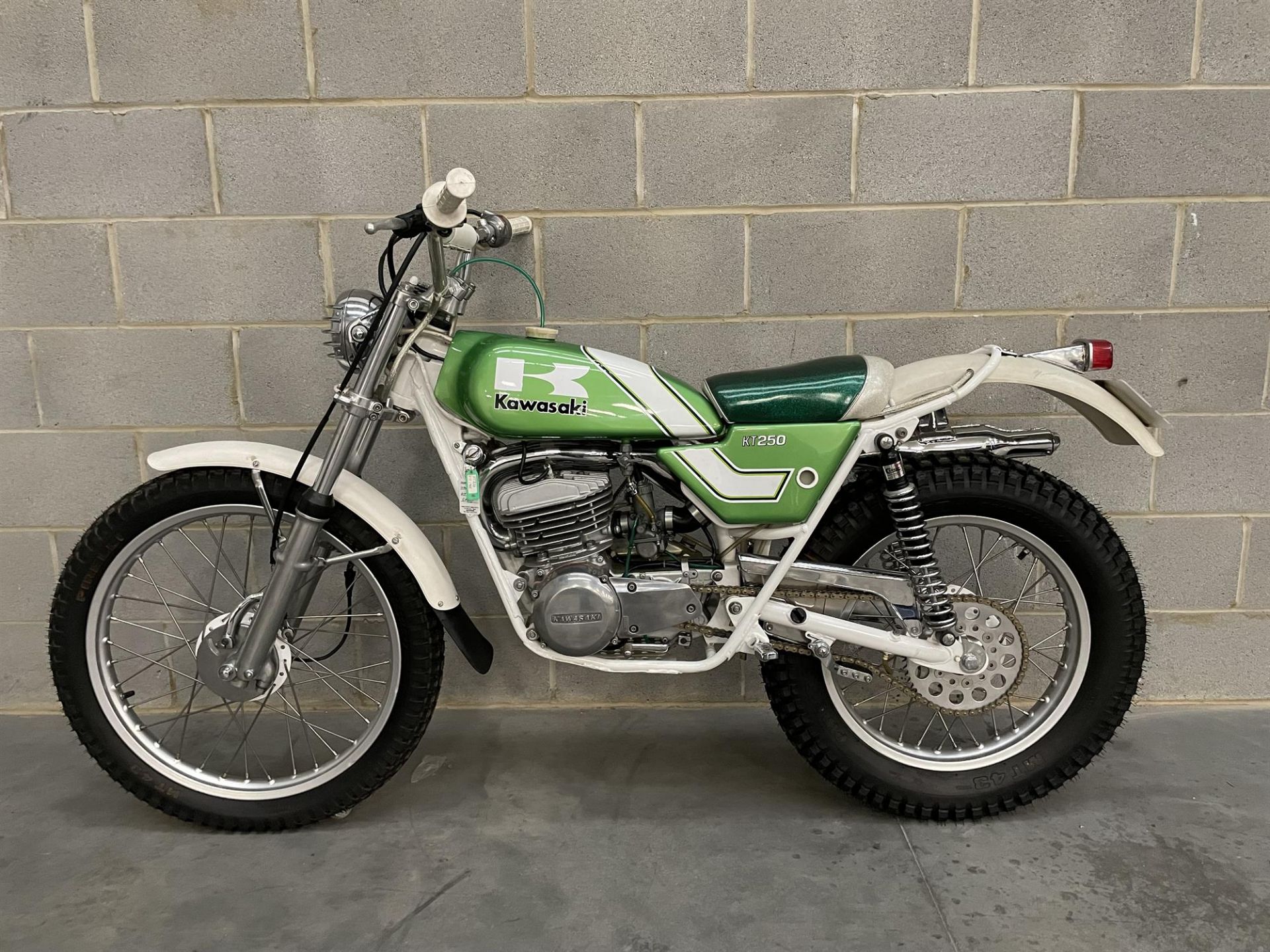 1976 Kawasaki KT250 Trials 250cc - Image 2 of 10