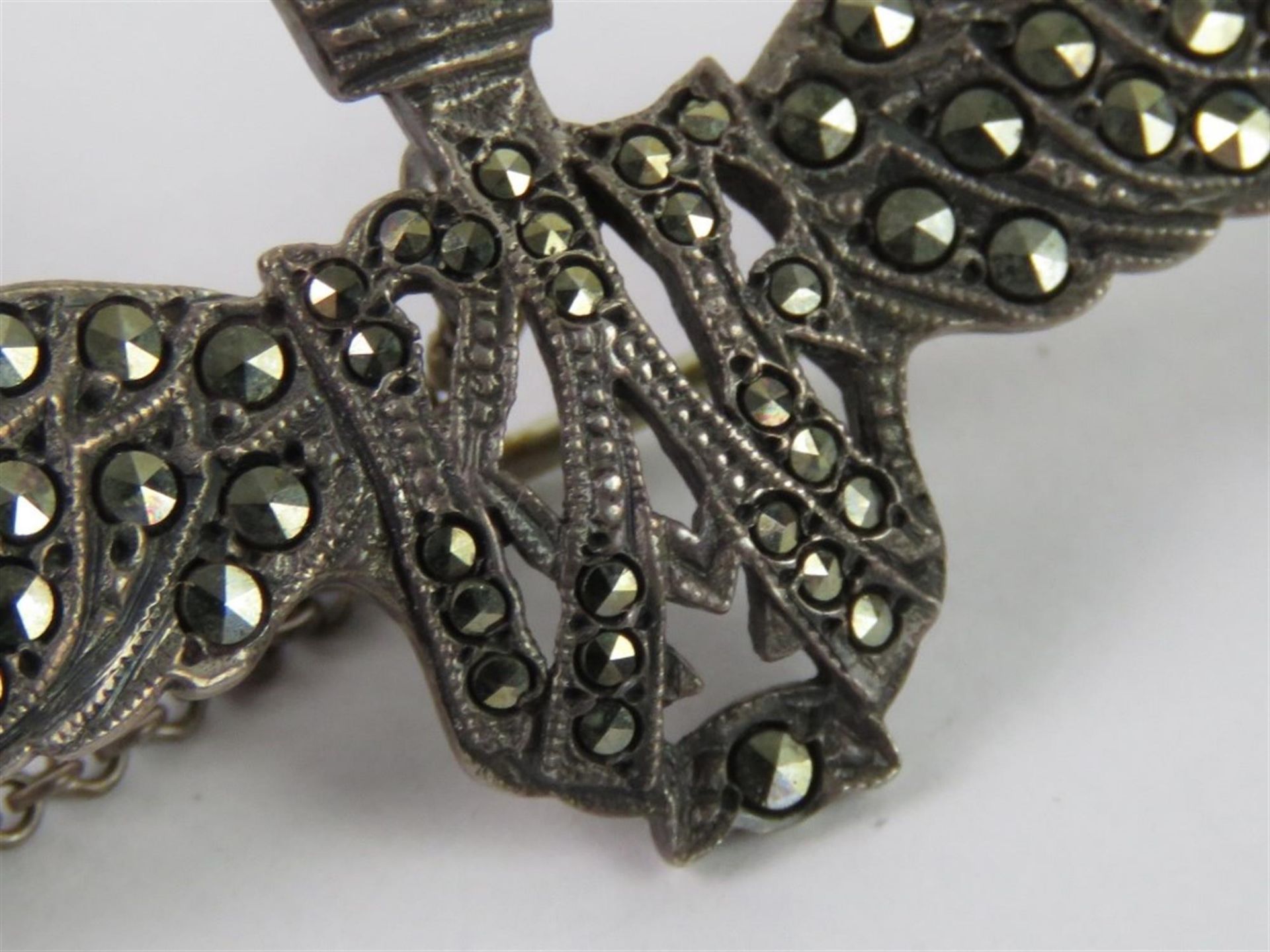 WWII Silver and Marcasite RAF 'Wings' Sweetheart Brooch - Image 3 of 4