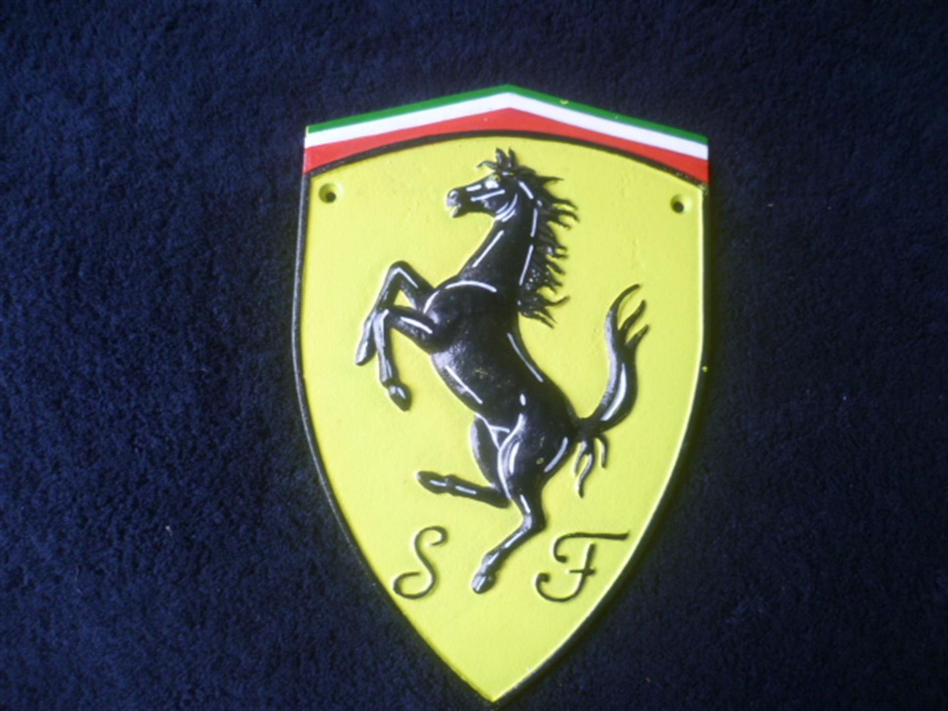 Ferrari Cavallino Rampante Cast Plaque - Image 2 of 2