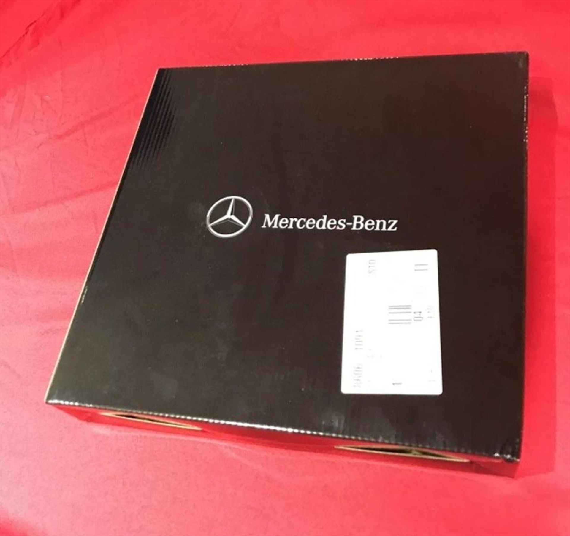 A Mercedes-Benz Themed Wall Clock - Image 5 of 5