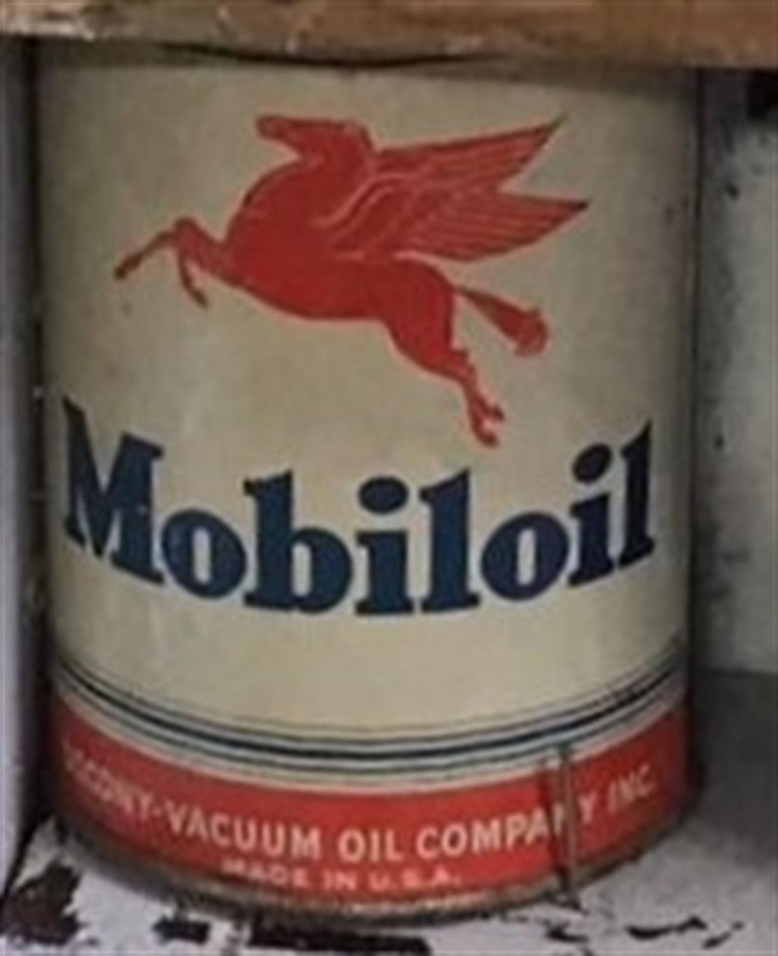 Set of 9 US-Quart Oil and Fluid Cans - Image 5 of 10