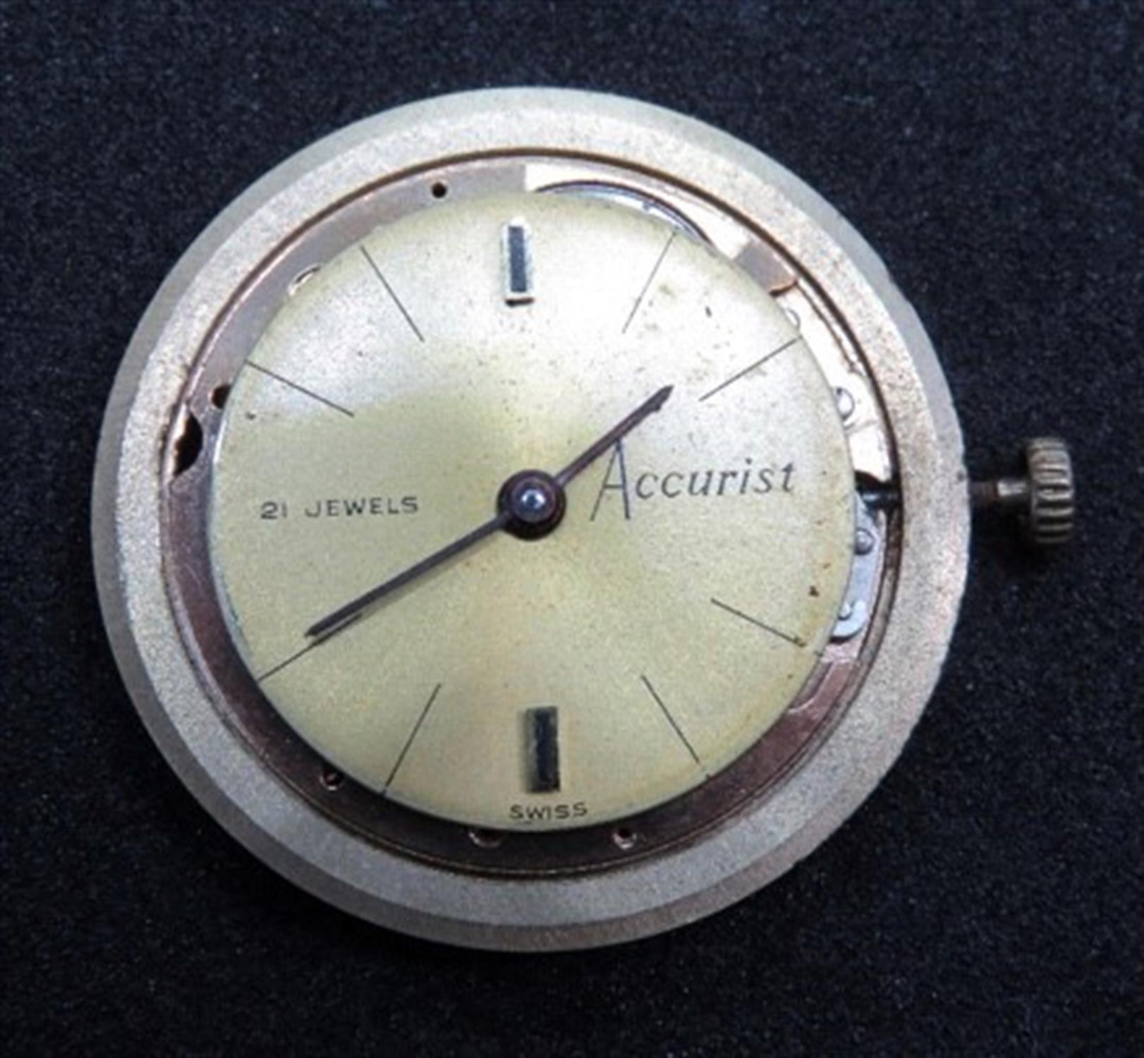 A rare vintage 1970s 9ct gold 'flying saucer' Accurist wrist-watch head - Image 2 of 5