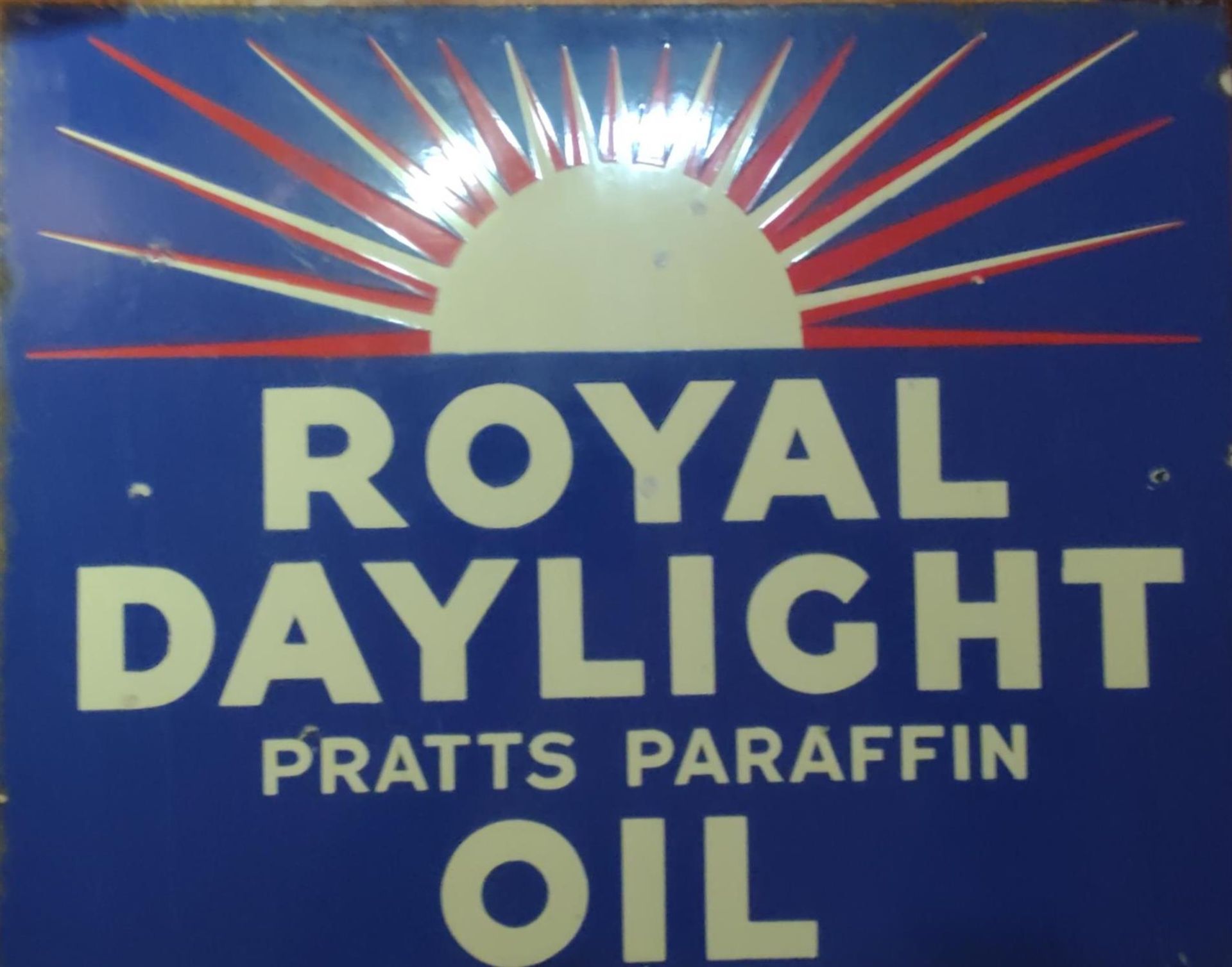 Pratts 'Royal Daylight Paraffin Oil' Enamelled Sign