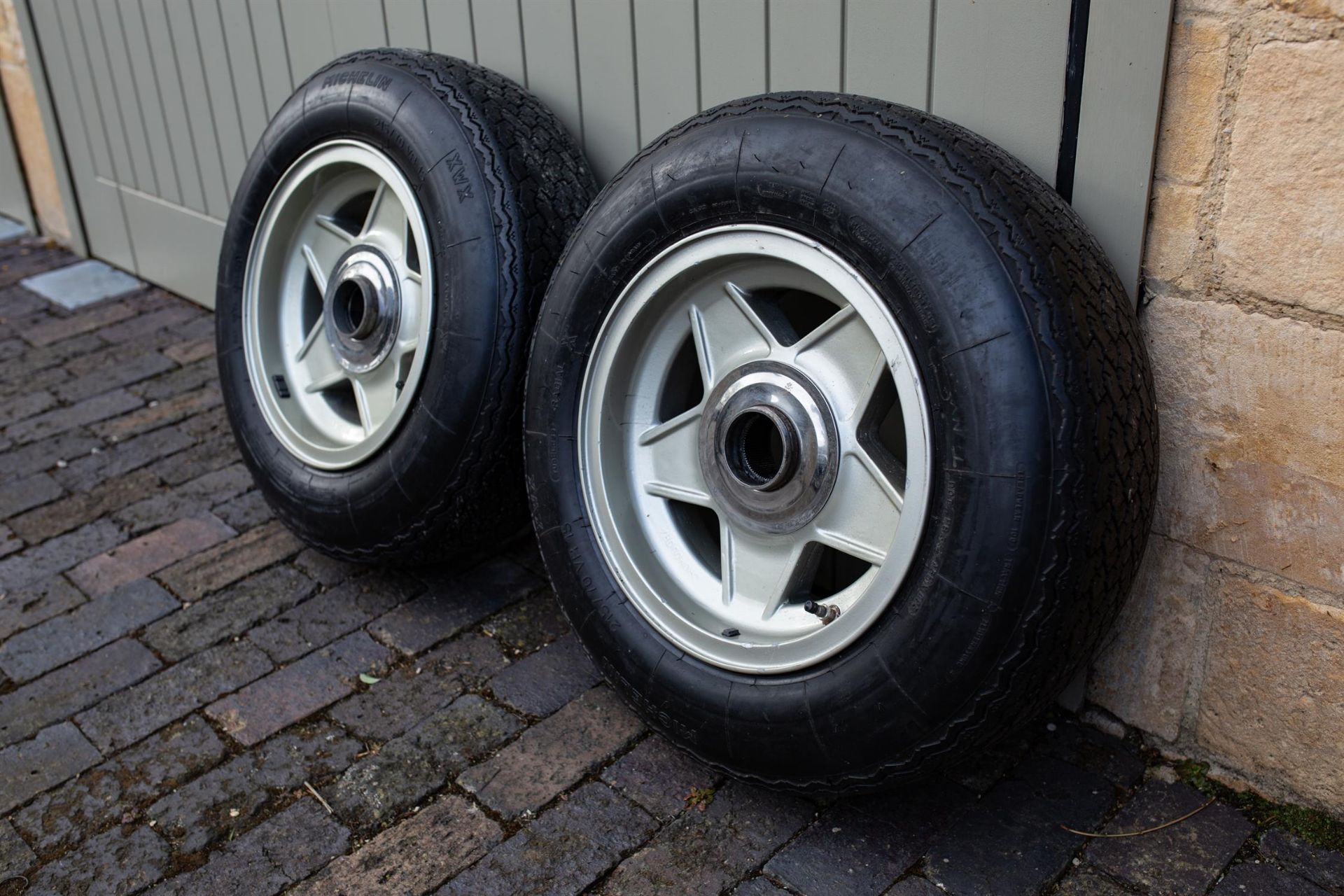 A pair of Ferrari 365 Daytona Rear Wheels - Image 6 of 6