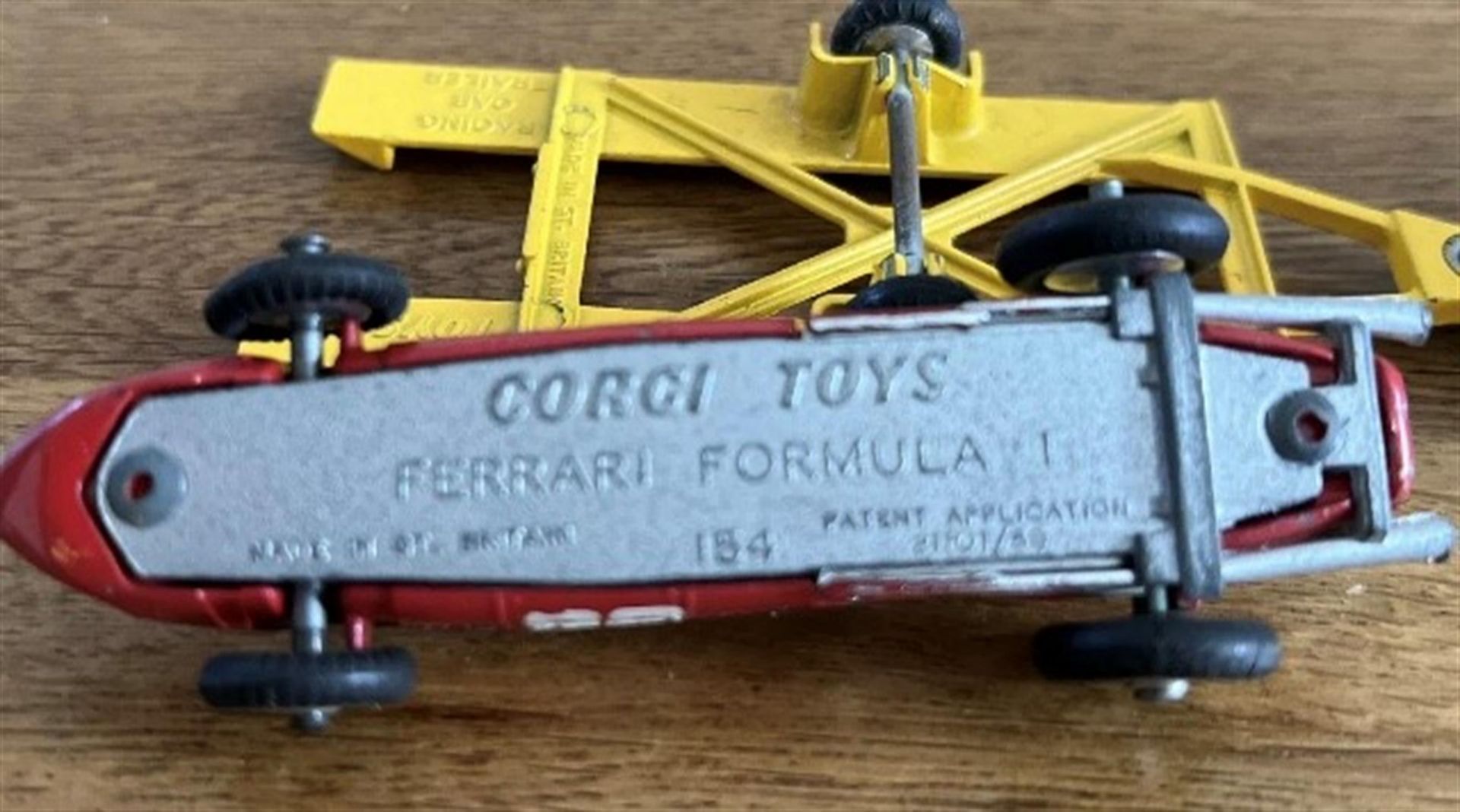 A rare Ferrari F1 Corgi Gift Set No. 17 'Glidamatic' (1963-67) - Image 6 of 8