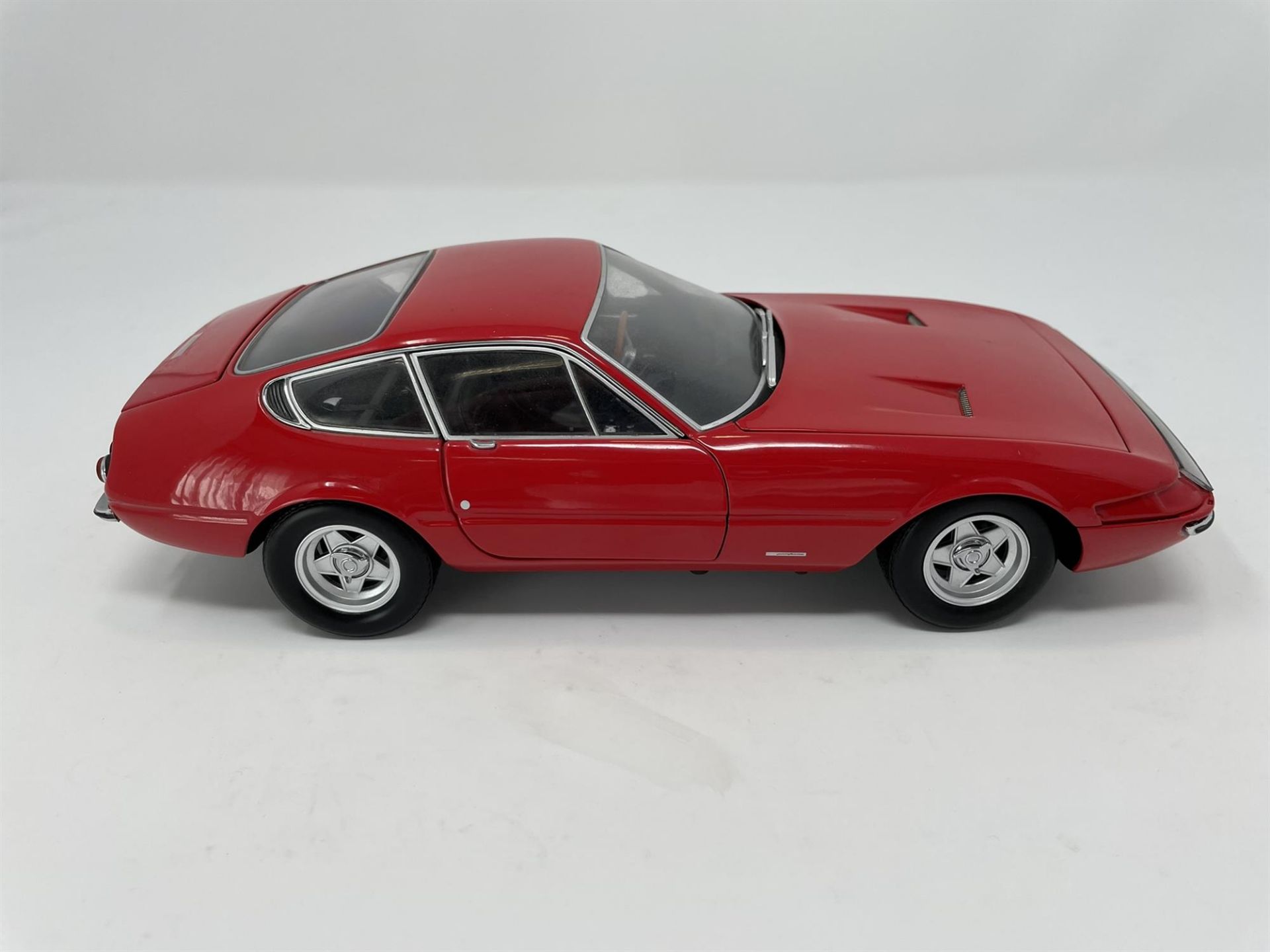 Kyosho 1/18th Scale Ferrari 365 GTB/4 - Image 8 of 10