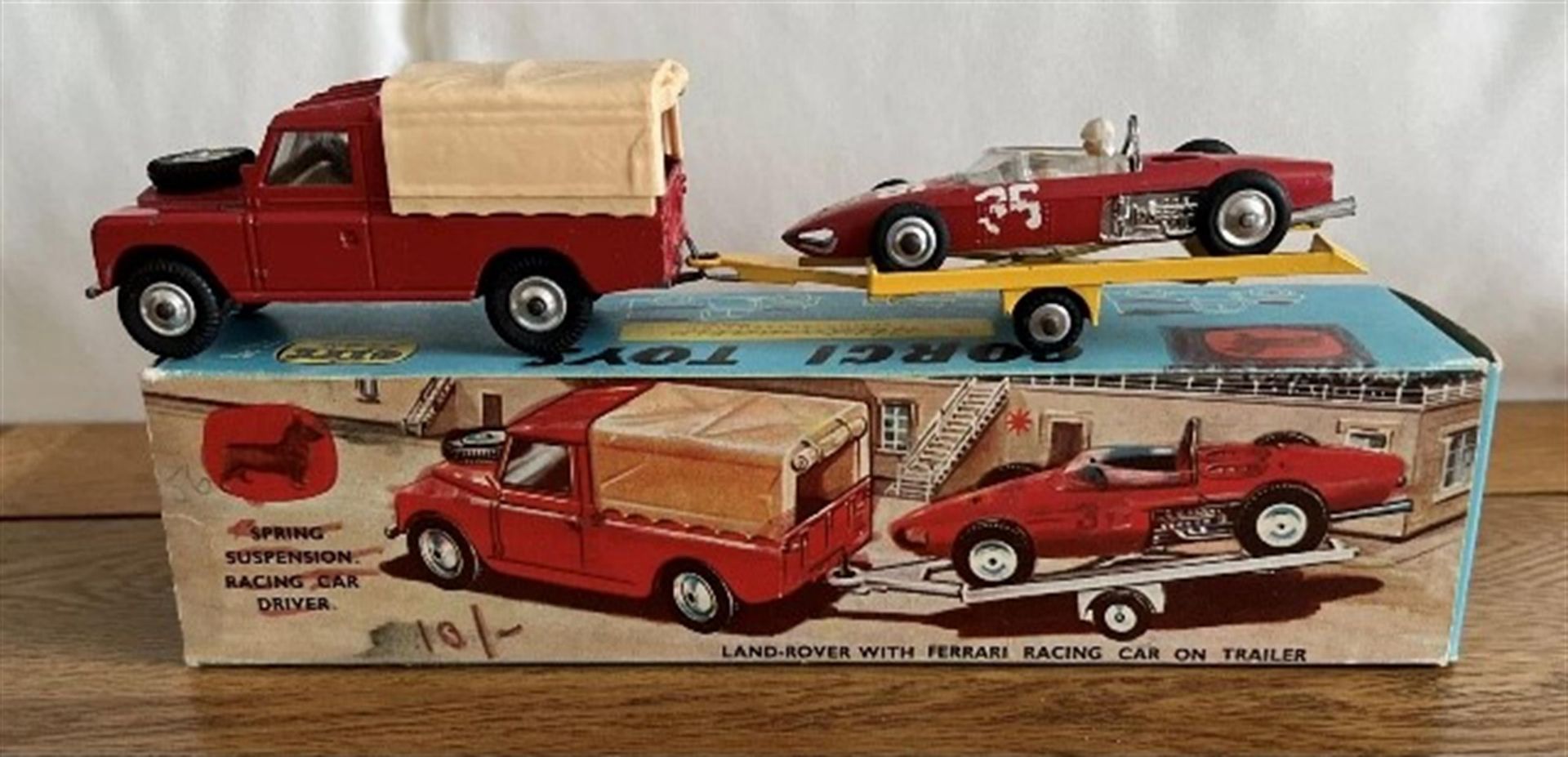 A rare Ferrari F1 Corgi Gift Set No. 17 'Glidamatic' (1963-67) - Image 2 of 8