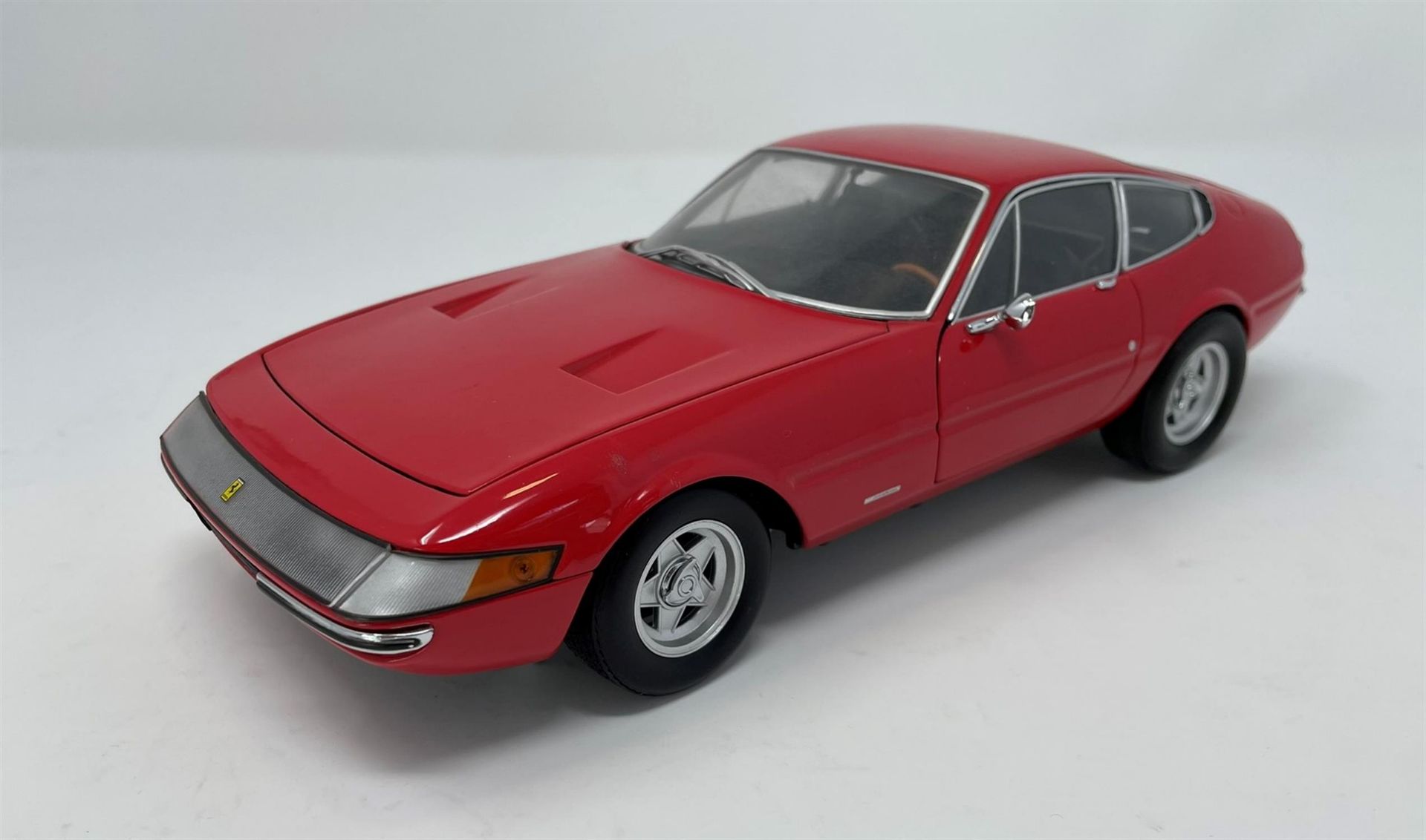 Kyosho 1/18th Scale Ferrari 365 GTB/4