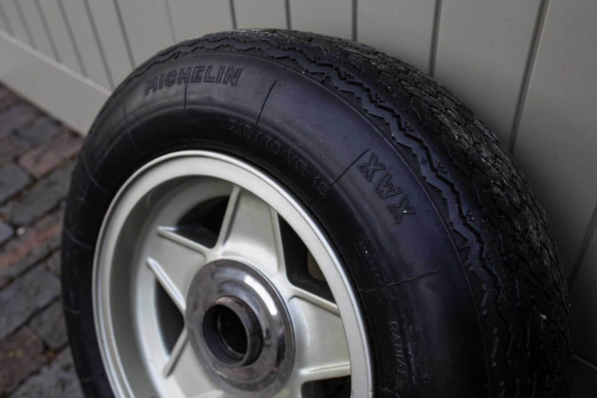 A pair of Ferrari 365 Daytona Rear Wheels - Image 2 of 6