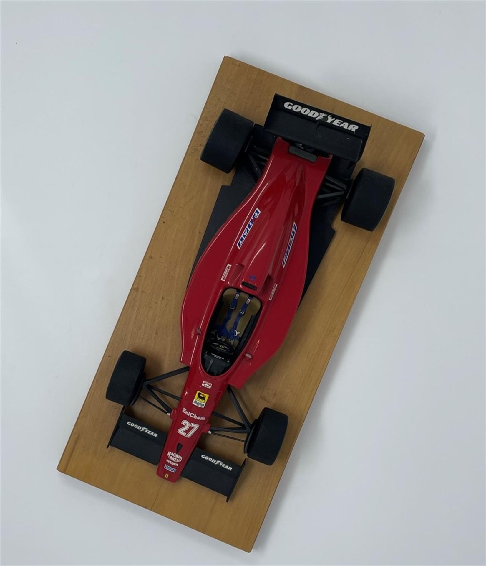 Hand-built model of Nigel Mansell's 1990 Ferrari 641 - Image 2 of 10