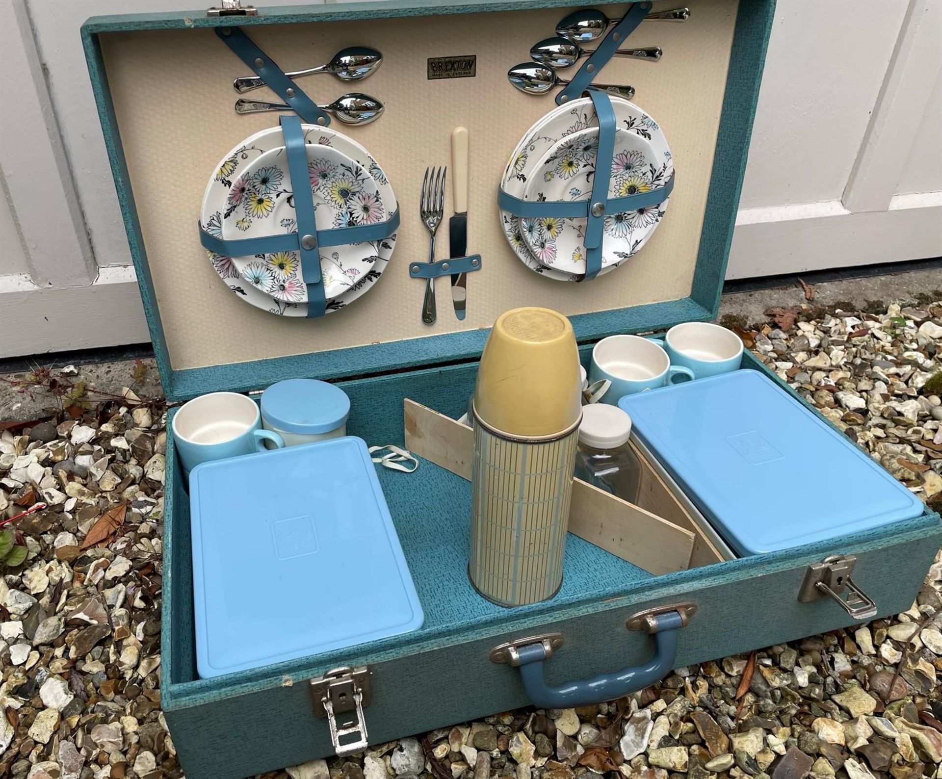 1950s Brexton two-place Picnic Set