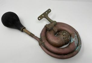 Early Vintage “French Horn” Pattern Brass Motor-Horn c1910