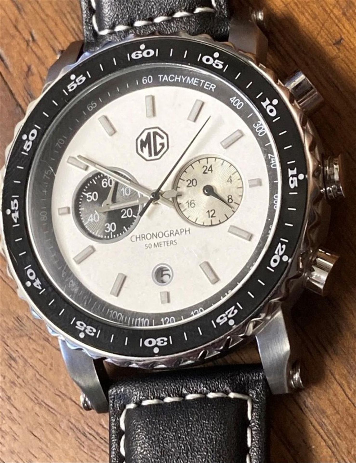 An MG Themed Chronograph Gentleman's Wristwatch - Image 3 of 8