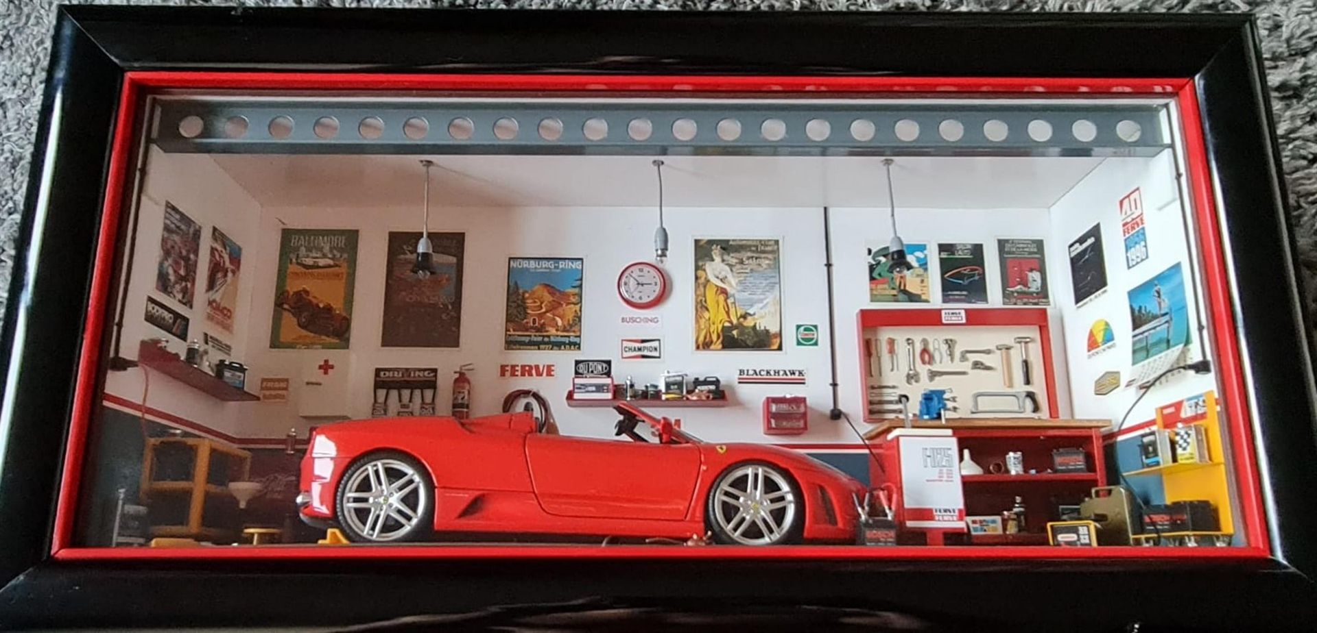 1/18th Scale Ferrari F430 Spyder Diorama - Image 4 of 6