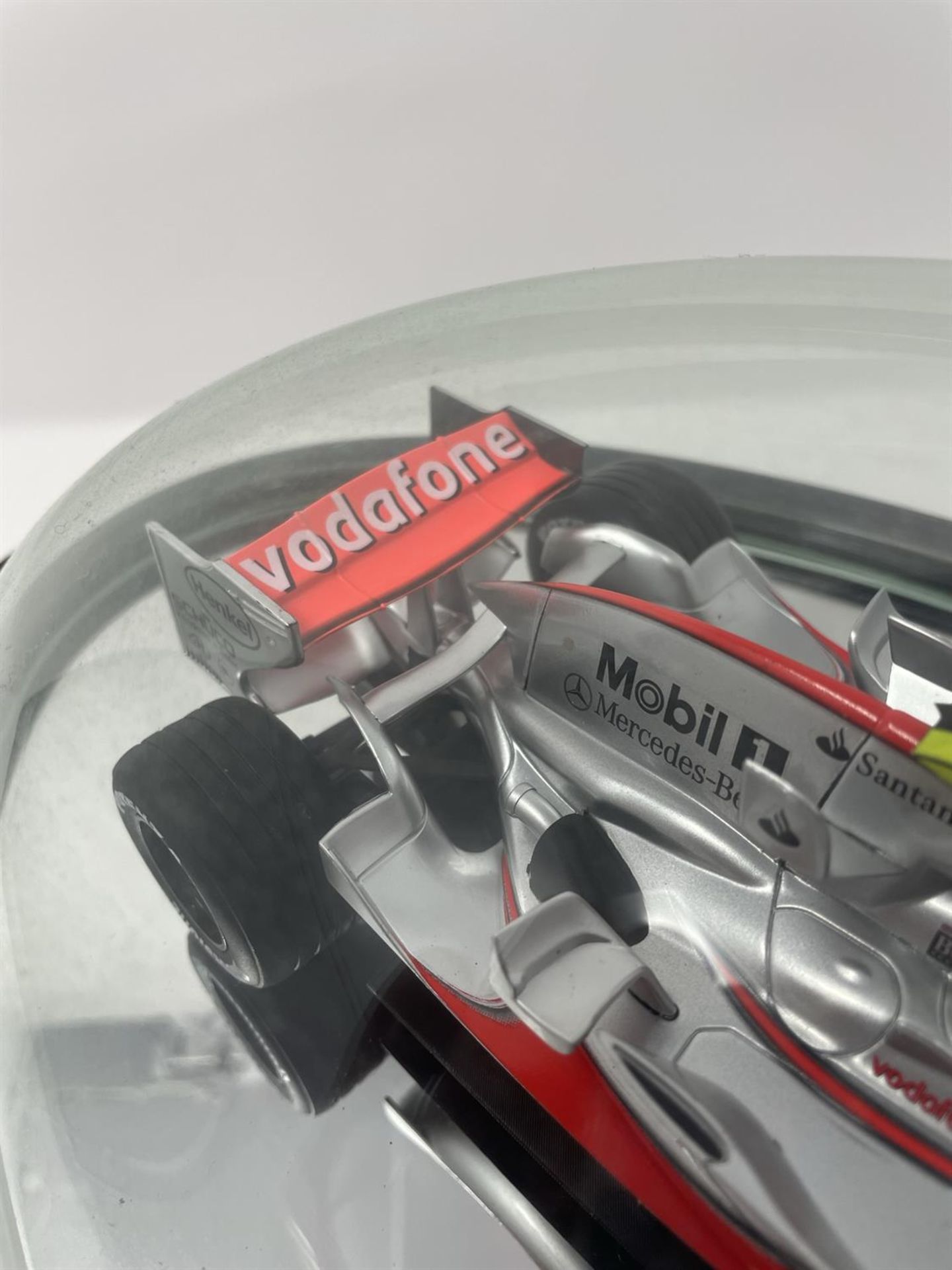 2007 Autosport Awards Hamilton-signed McLaren Table Centrepiece - Image 9 of 9