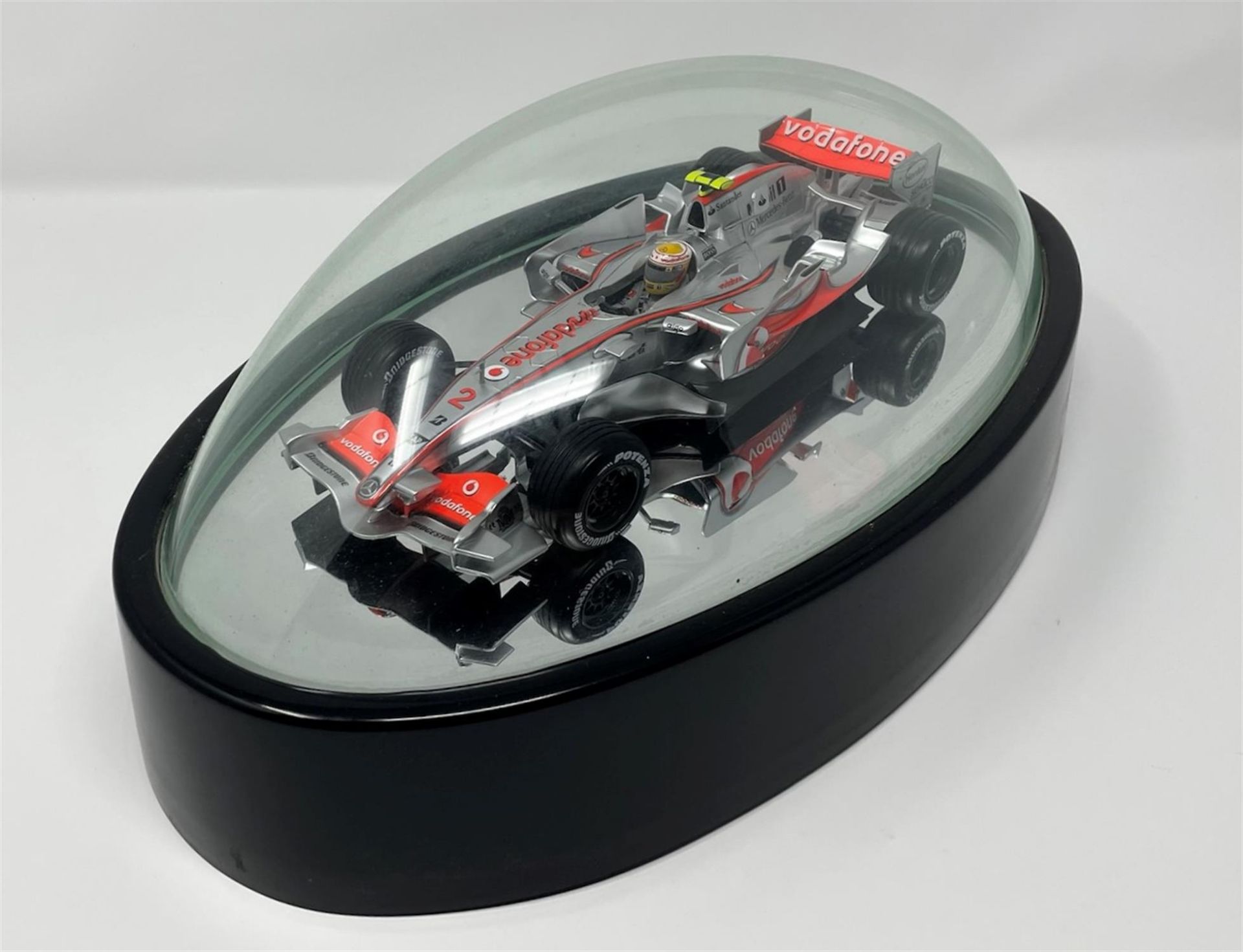 2007 Autosport Awards Hamilton-signed McLaren Table Centrepiece - Image 5 of 9