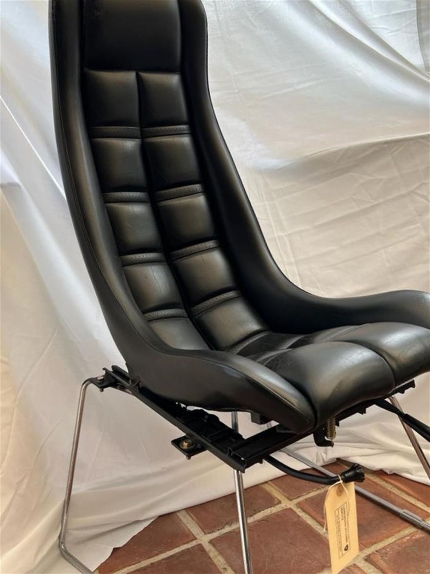 Stylish Black Leather Lamborghini Office Seat - Image 4 of 6