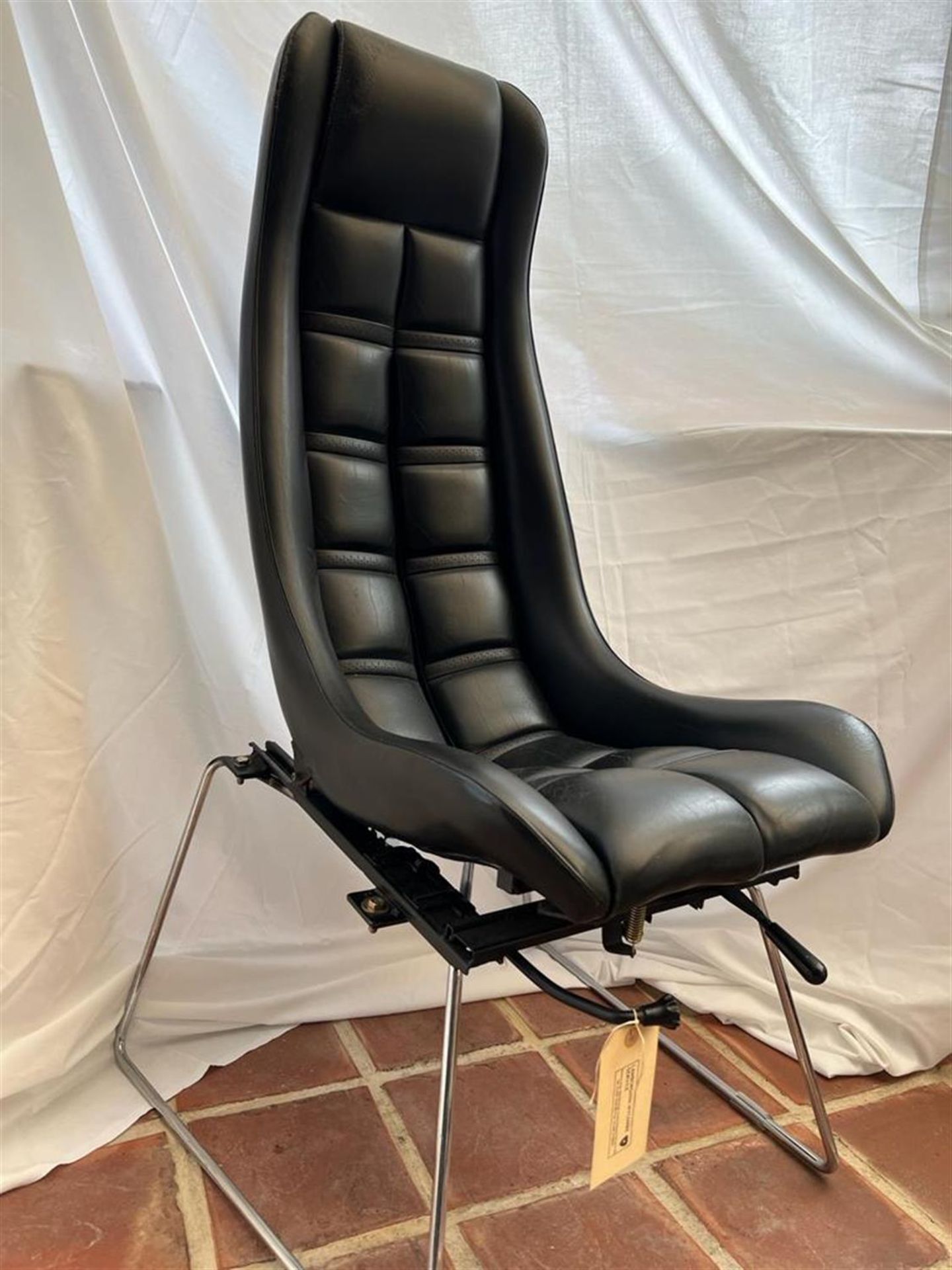 Stylish Black Leather Lamborghini Office Seat - Image 5 of 6